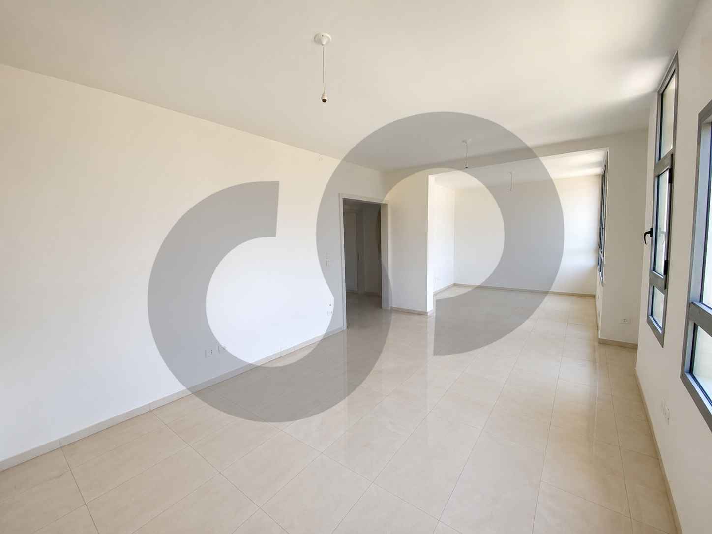 Security 24/7/well maintained/PRIME LOCATION/TARIQ EL JDIDEH — photo 2