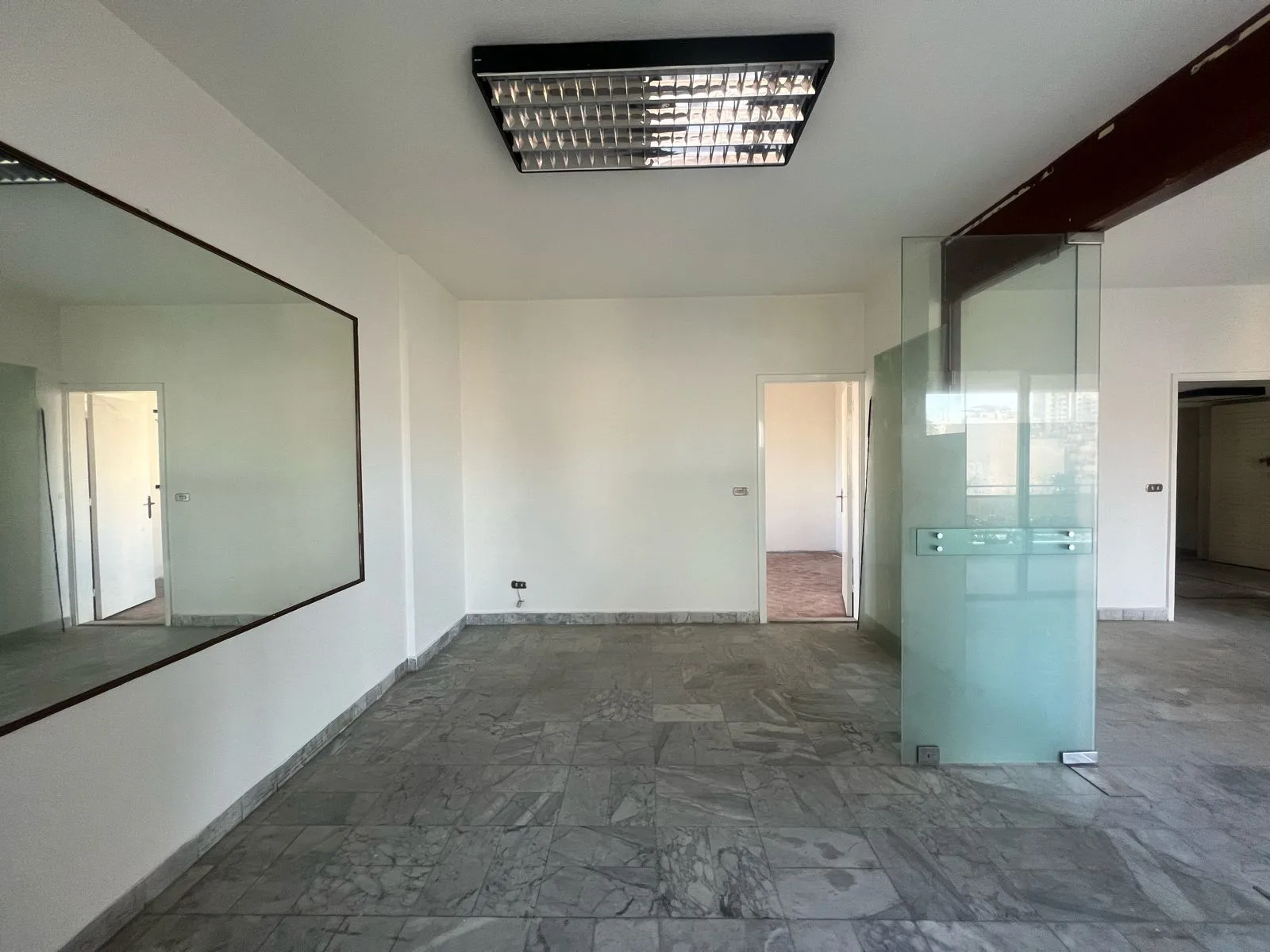 Office for Rent in Sodeco, Beirut, Lebanon — الصورة 4