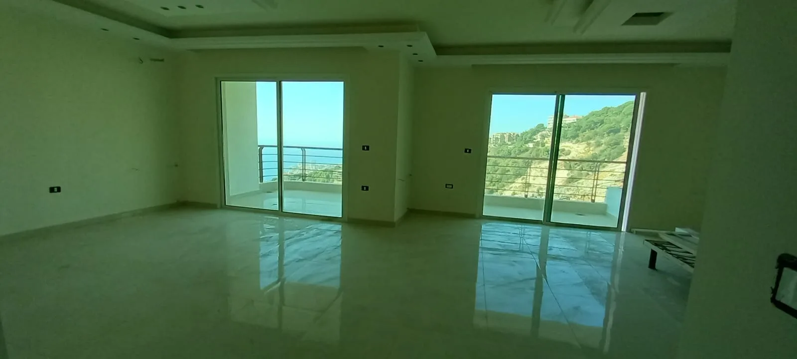 Apartment for Sale in Chnaneir, Lebanon — الصورة 3