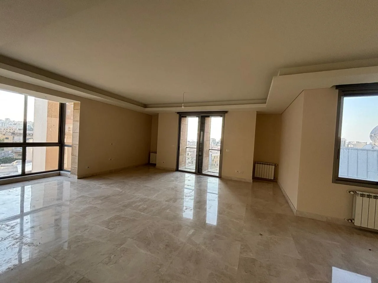 Apartment for Sale in Gemmayzeh — الصورة 2