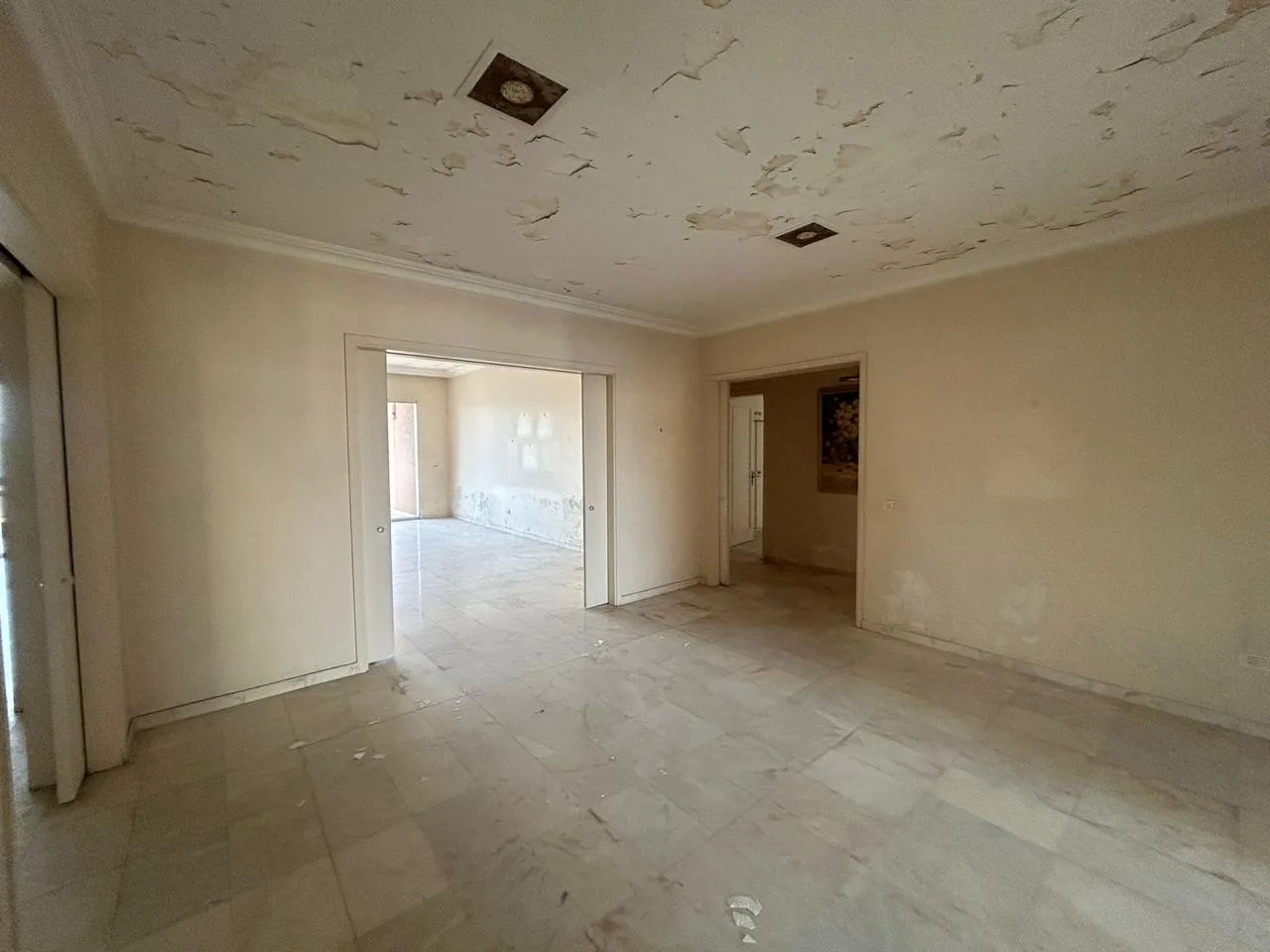 Apartment for Sale in Tallet Khayat, Beirut, Lebanon — الصورة 9