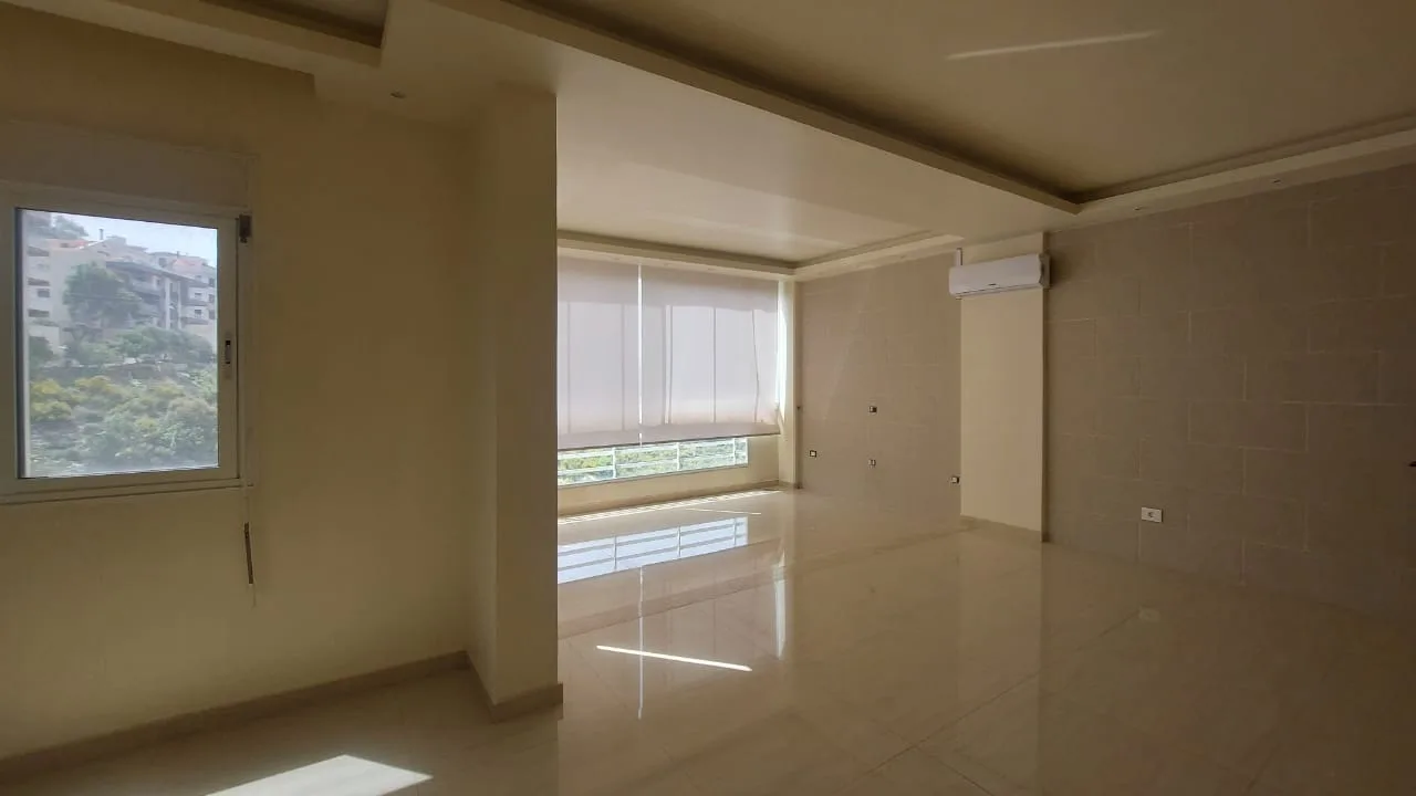Apartment for Sale in Halat, Lebanon — الصورة 2