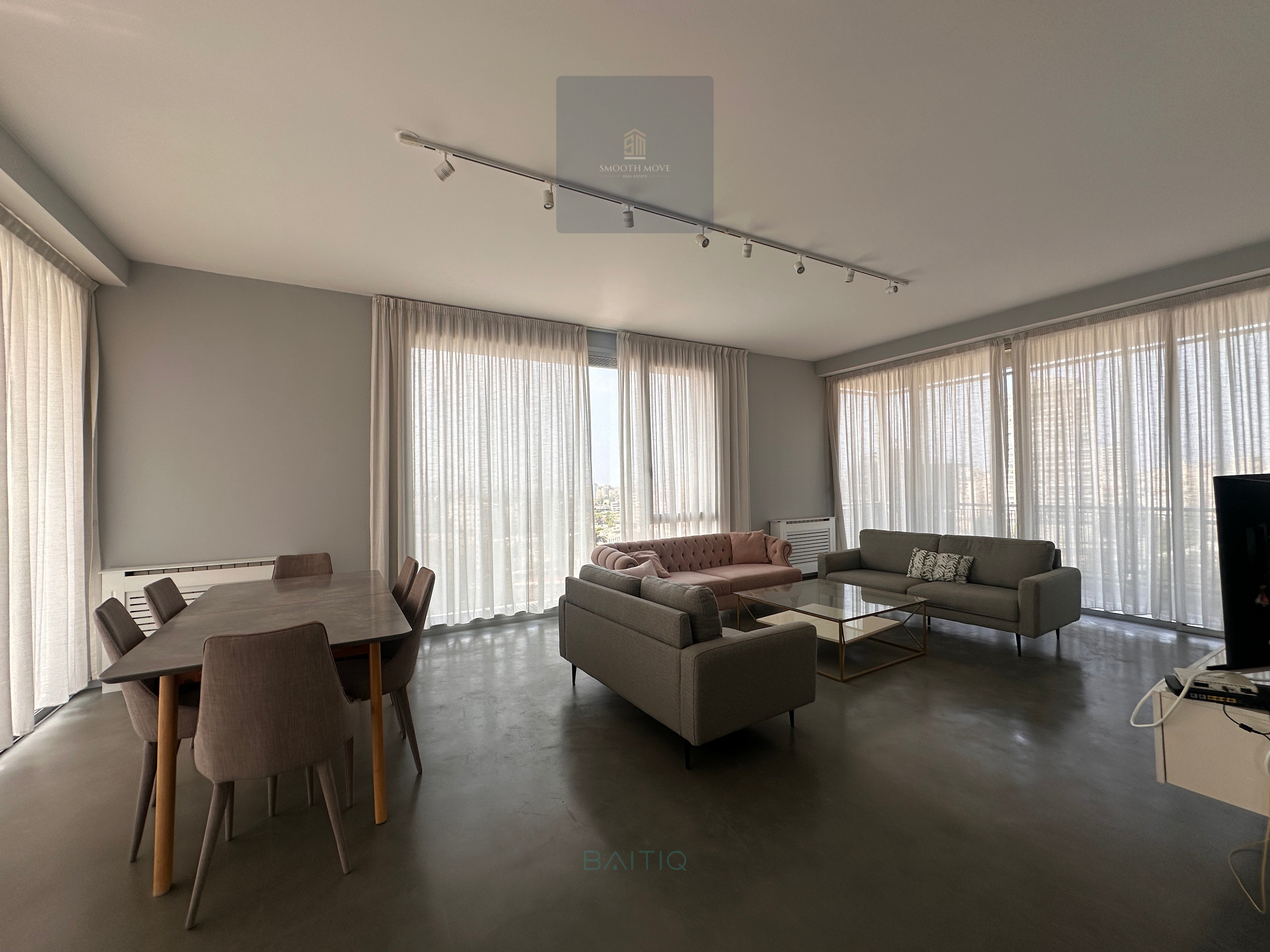 Luxury Furnished Apartment With Spectacular Views for Rent in Achrafieh, Beirut — الصورة 6