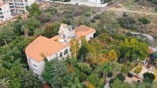 Luxurious Villa for sale in Tilal Khaldeh Aramoun — الصورة 2