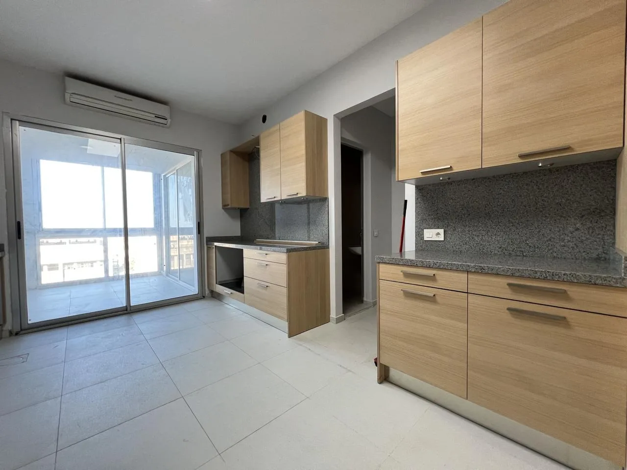Apartment for Sale in Gemmayzeh, Beirut, Lebanon — الصورة 4