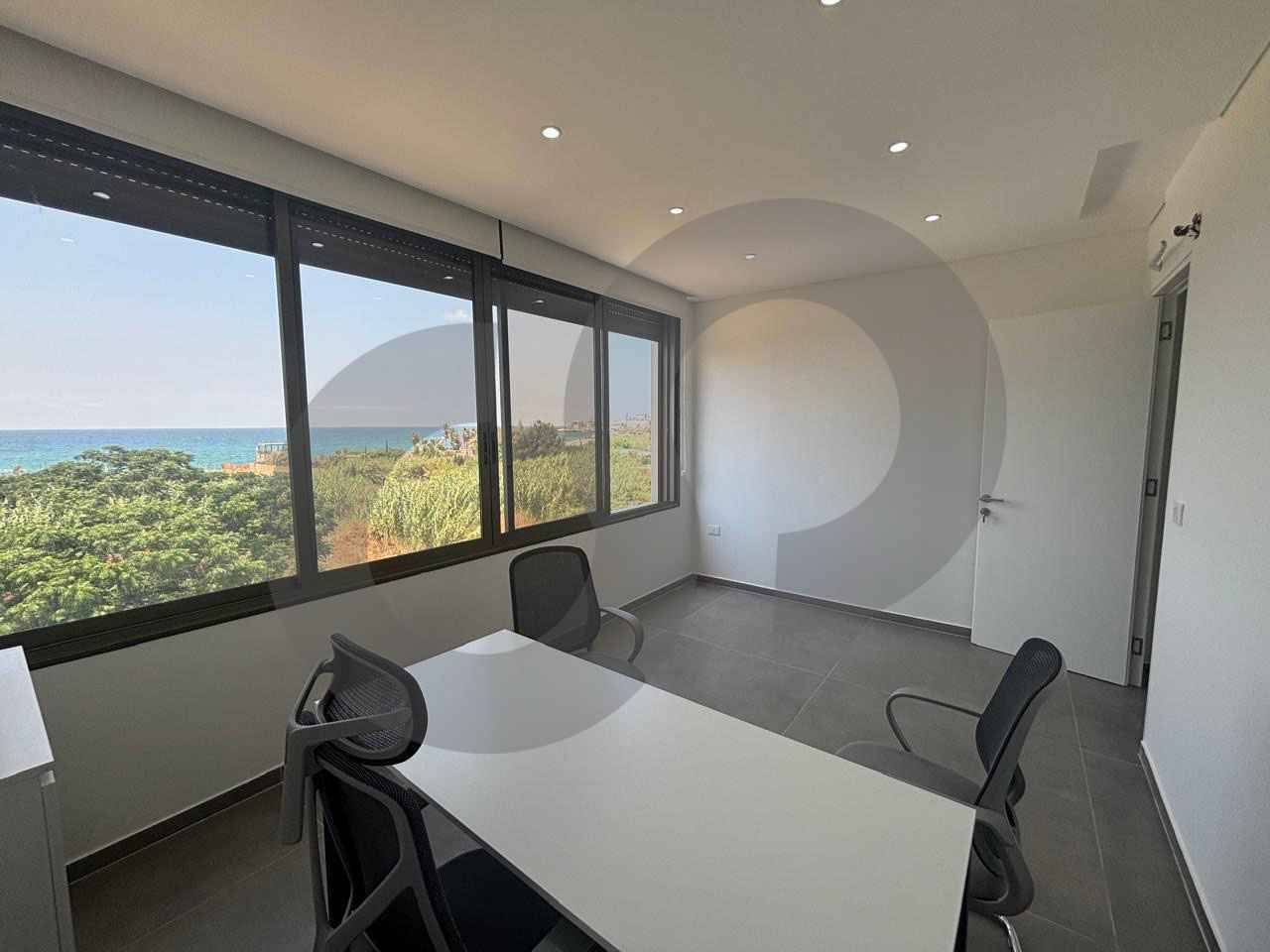 Modern Office for Rent/fully furnished/Batroun souks / Fully installed — الصورة 3
