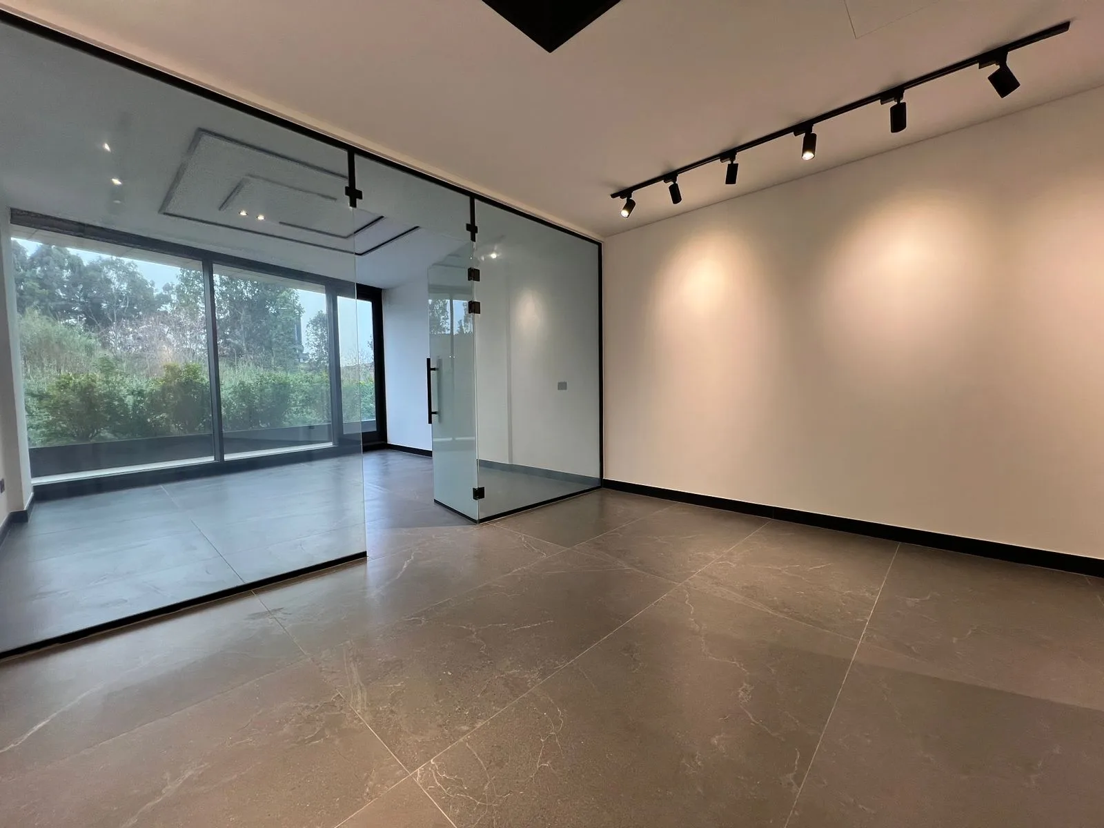 Office for Rent in Syoufi, Beirut, Lebanon — الصورة 4