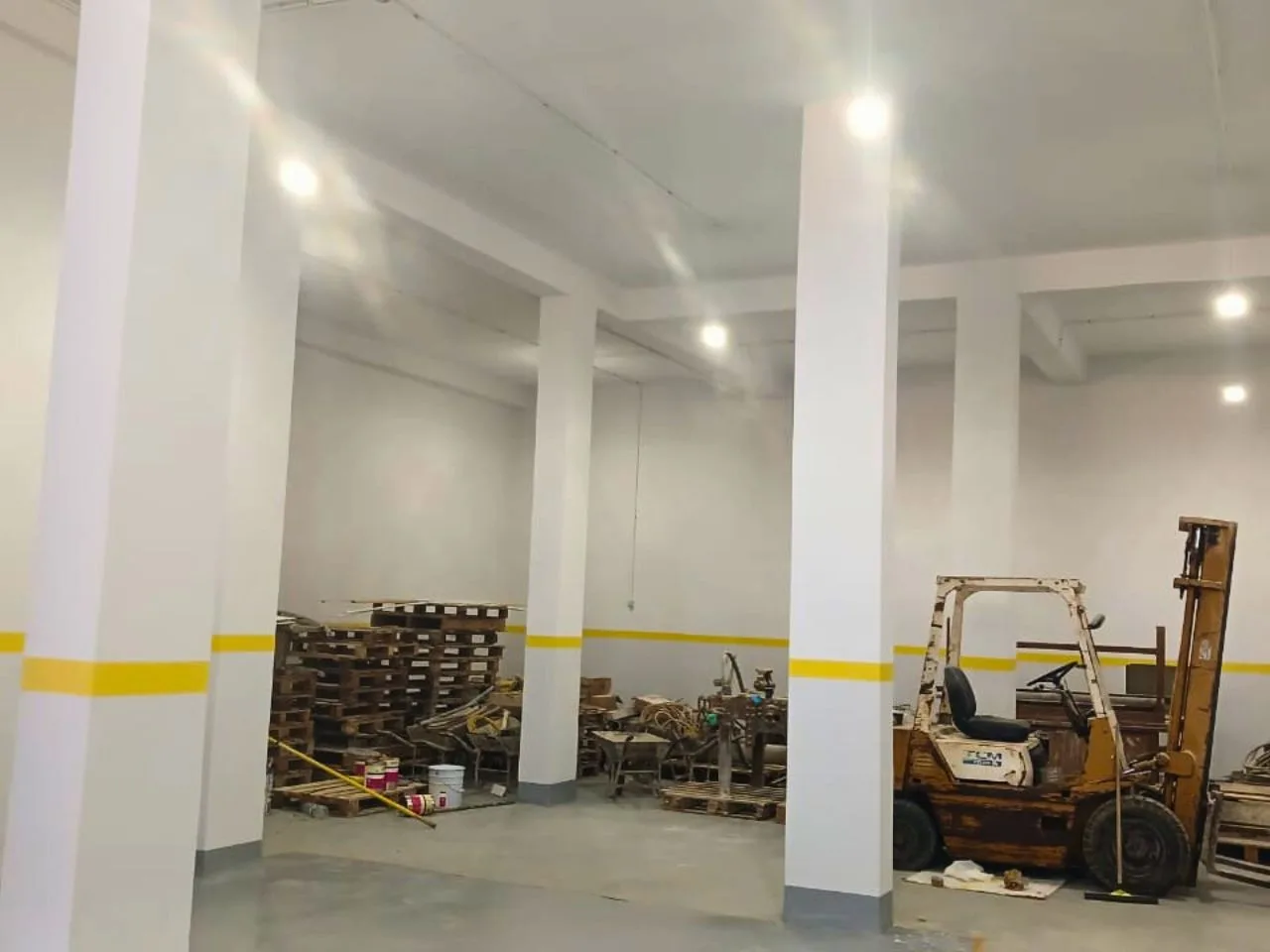 Warehouse for sale in Dbayeh