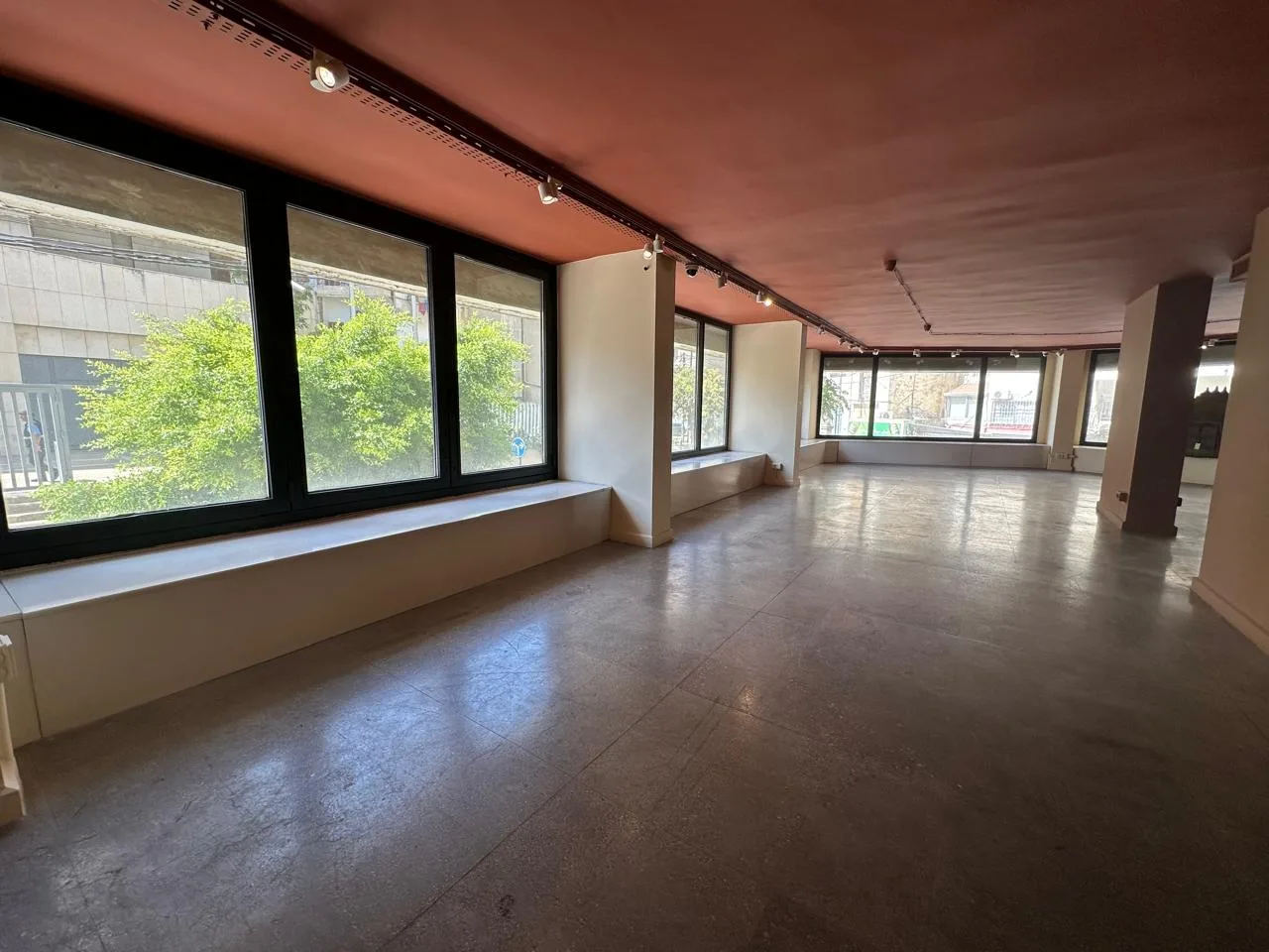 Showroom for rent in Clemenceau, Beirut, Lebanon
