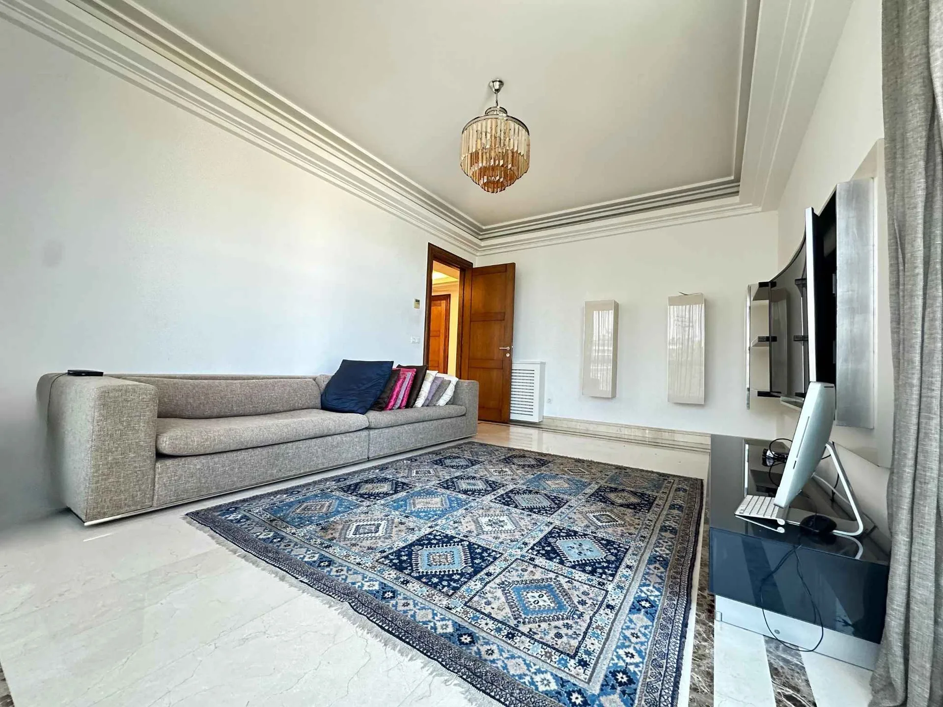 Apartment for Sale in Ain Al Mraiseh, Beirut, Lebanon — الصورة 6