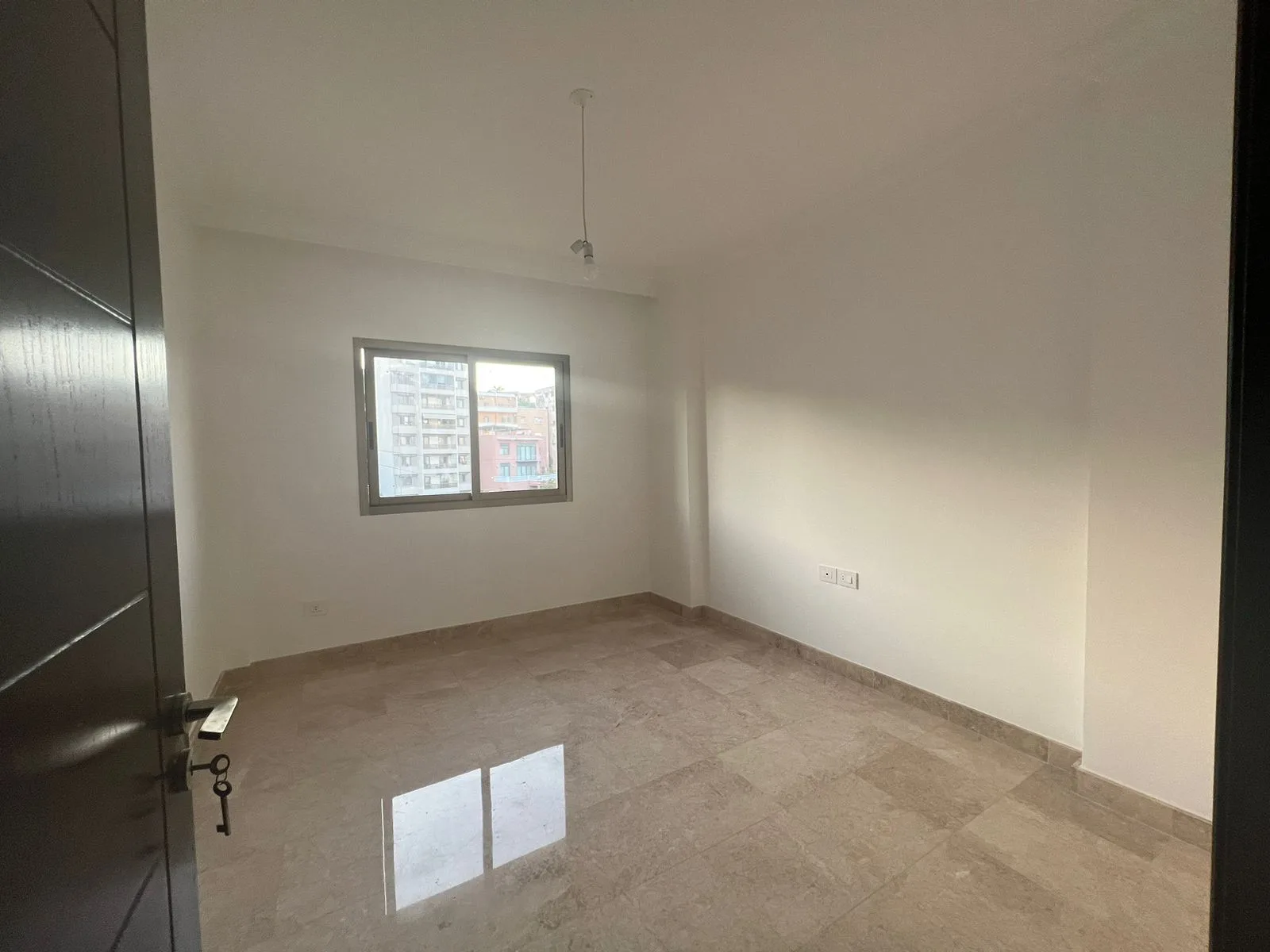 Apartment for Sale in Mar Mikhael, Bayrut, Lebanon — الصورة 7