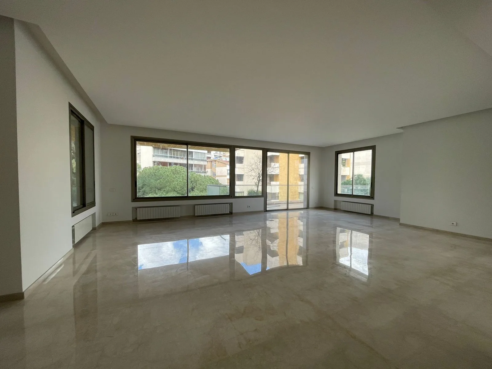 Apartment for Sale in Horch Tabet, Lebanon — الصورة 5