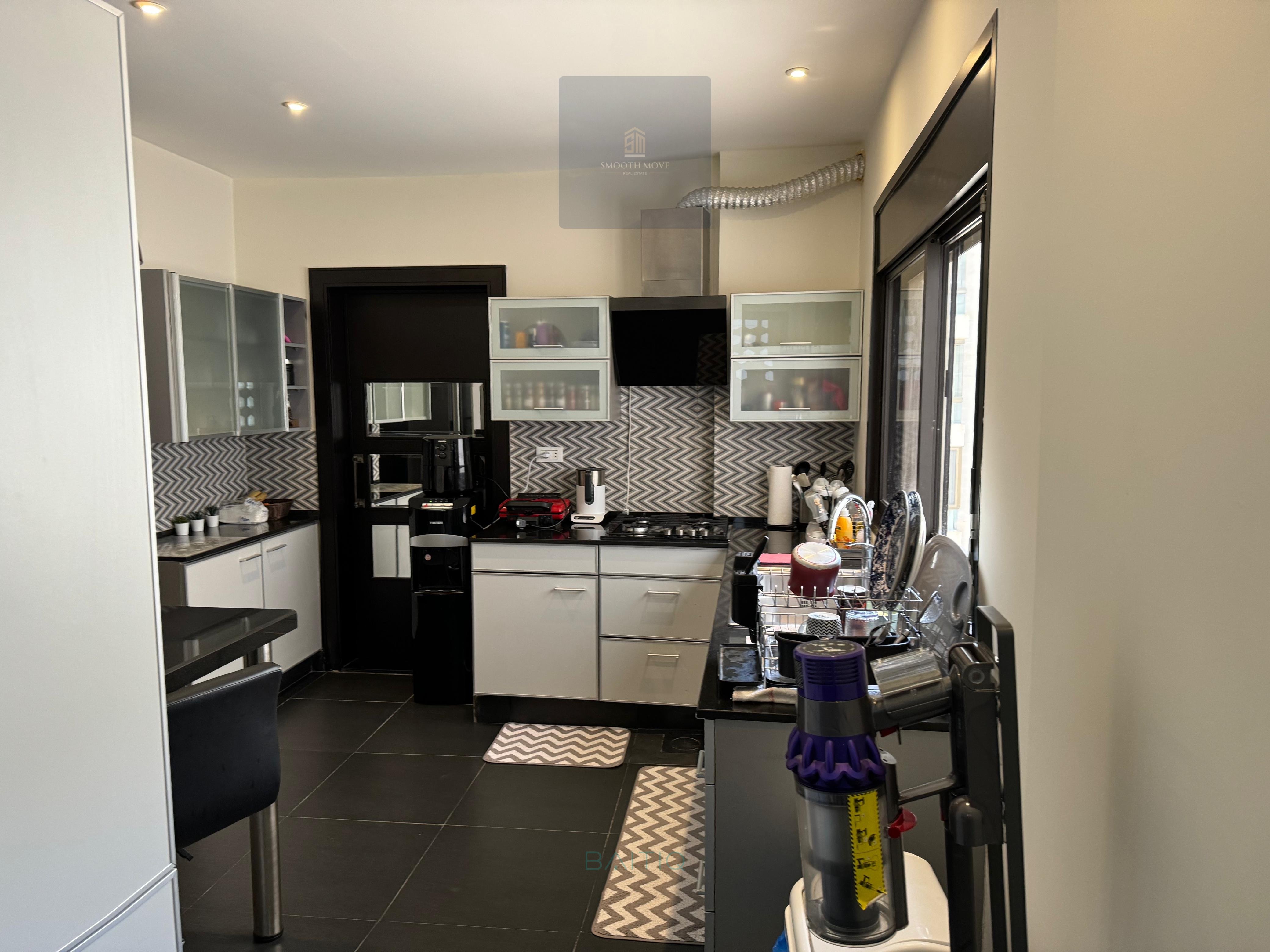 Lovely Apartment for Sale in Tallet El Khayat, Beirut — الصورة 4