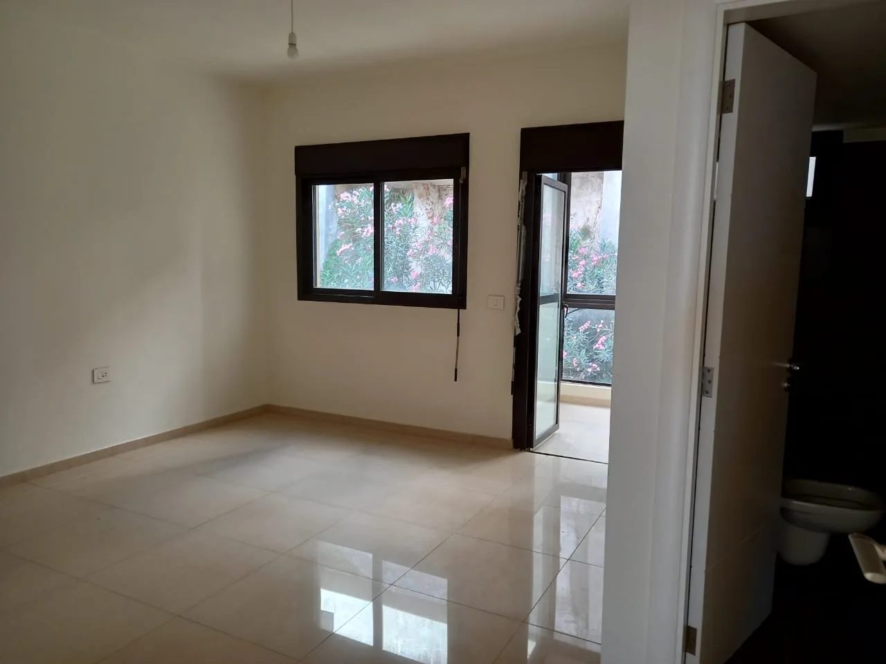 Apartment for Sale in Haret Sakher, Lebanon — الصورة 7