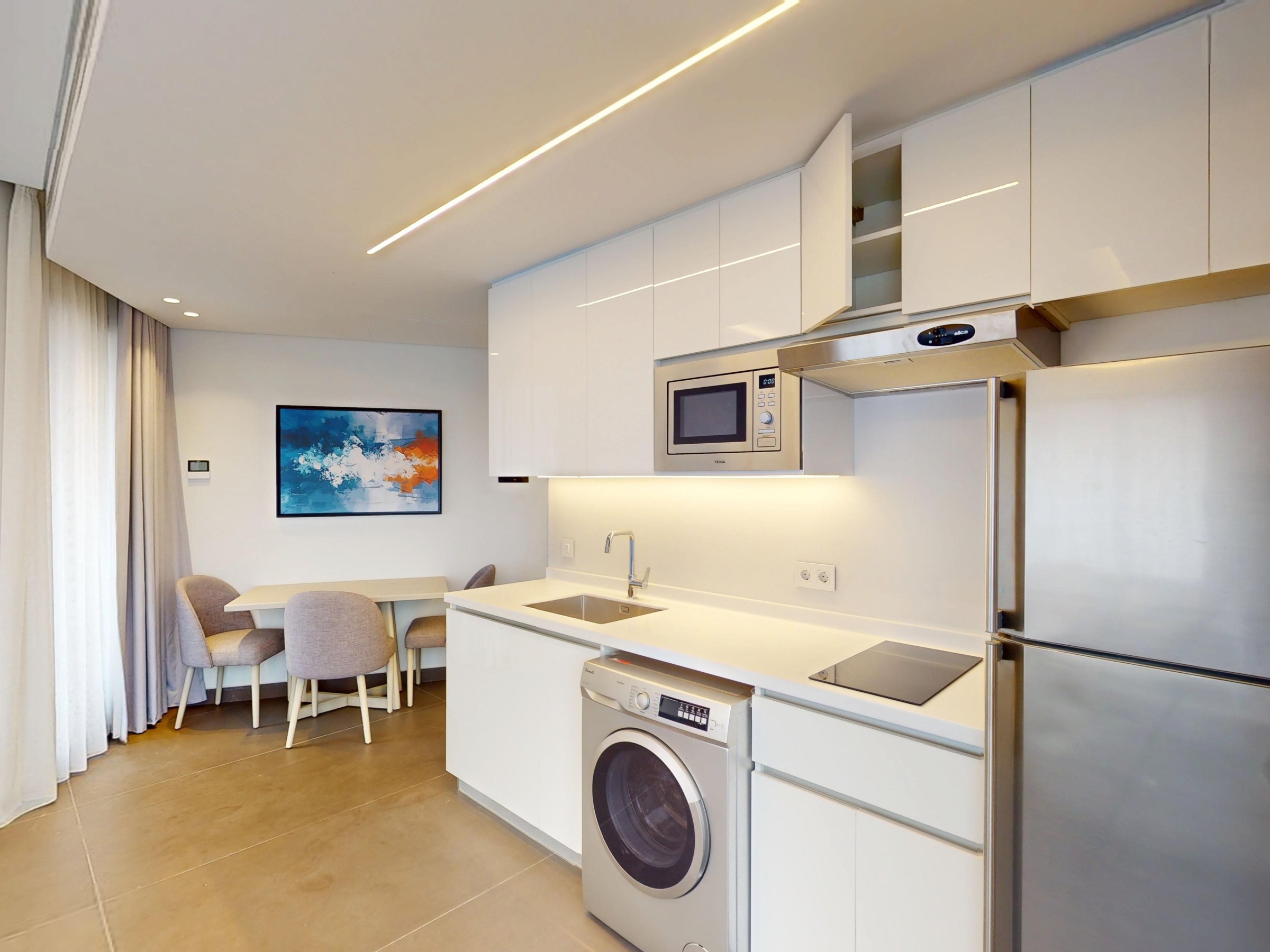 Furnished 1-Bedroom Apartment for Rent in Achrafieh (Apt 202) — الصورة 2