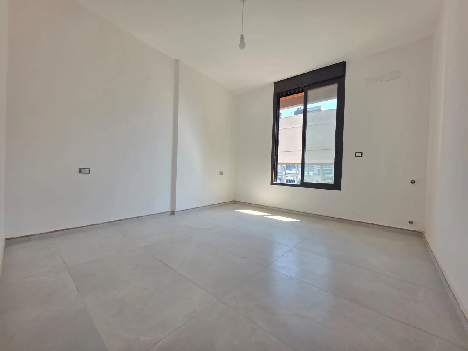 Apartment for Sale in Forn El Chebbak — الصورة 3