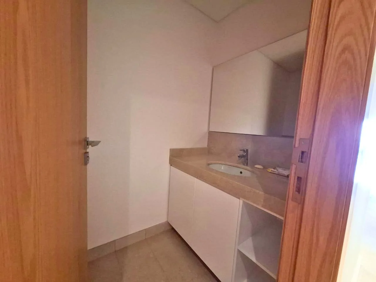 Apartment for Rent in Sahel Aalma, Lebanon — الصورة 6