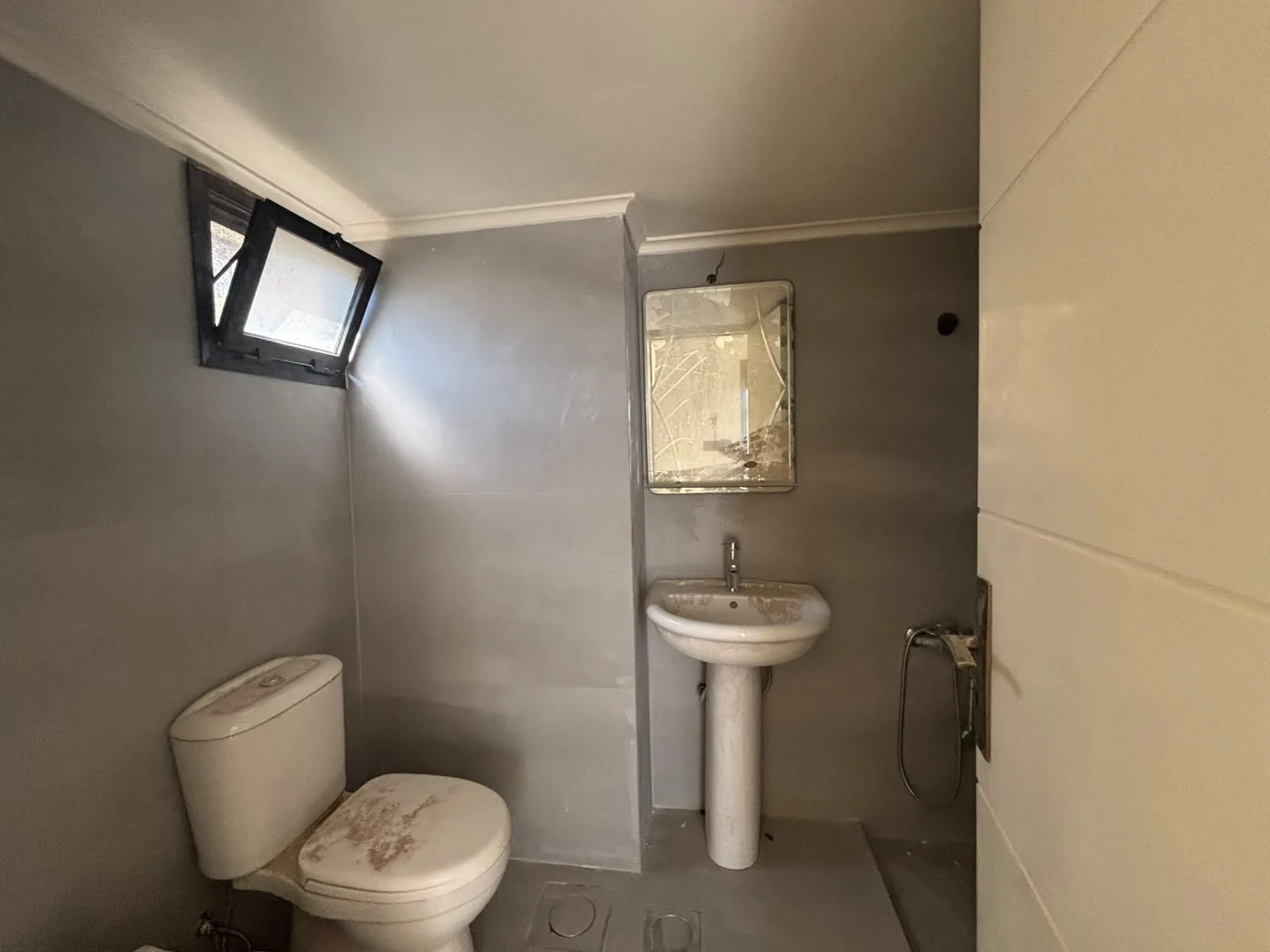 Apartment for Sale in Dekwaneh — الصورة 8