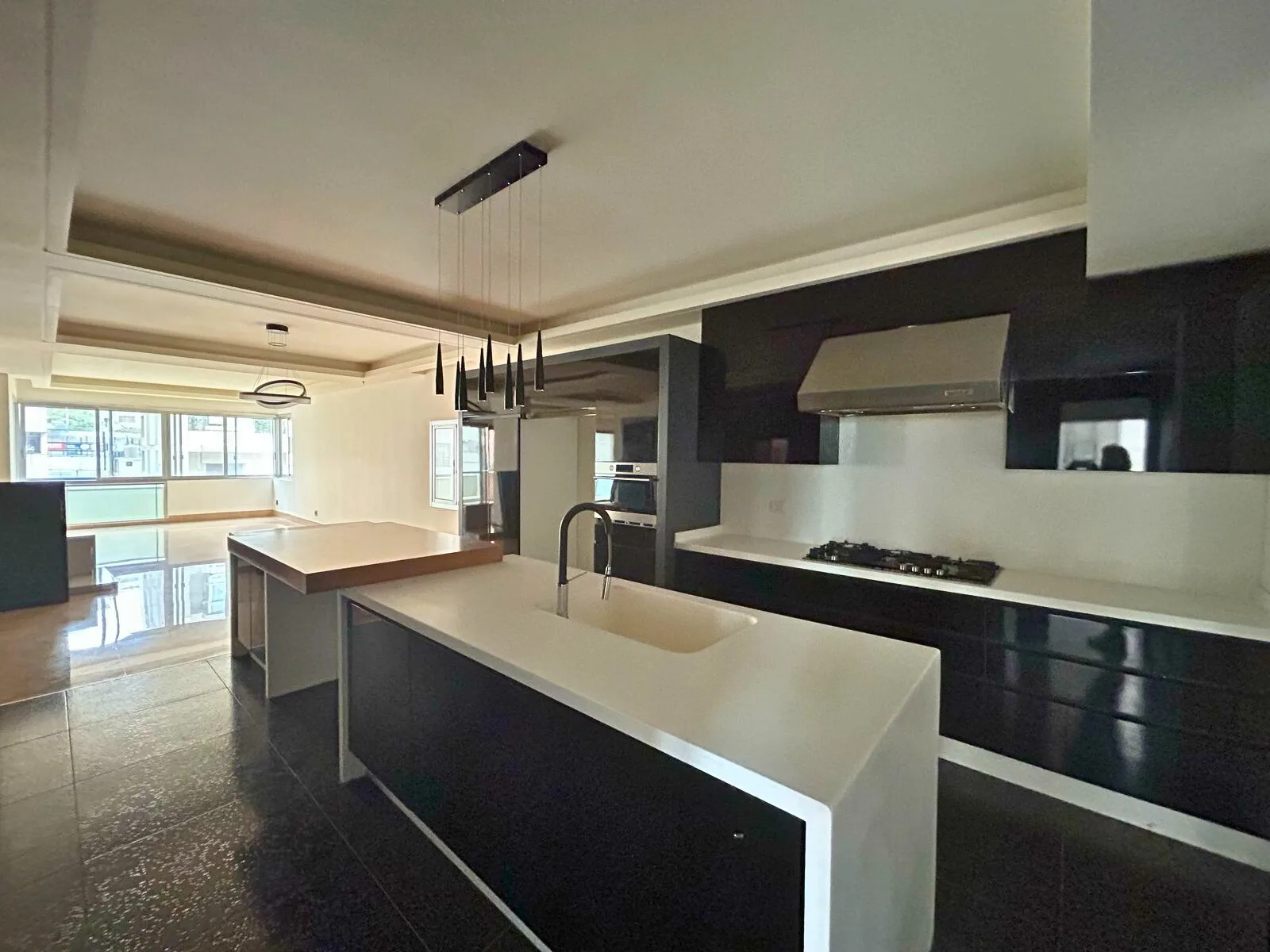 Apartment for Sale in Tallet Khayat, Beirut, Lebanon — الصورة 2