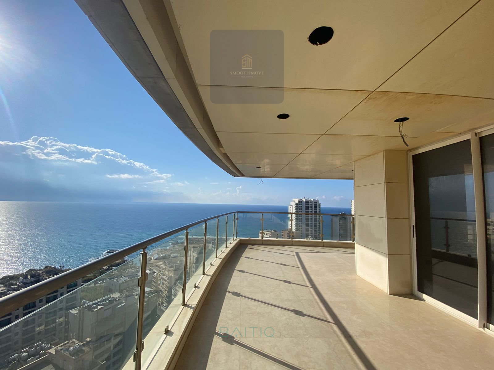 Luxury High-Floor Seaview Apartment for Rent in Rawche, Beirut — الصورة 4