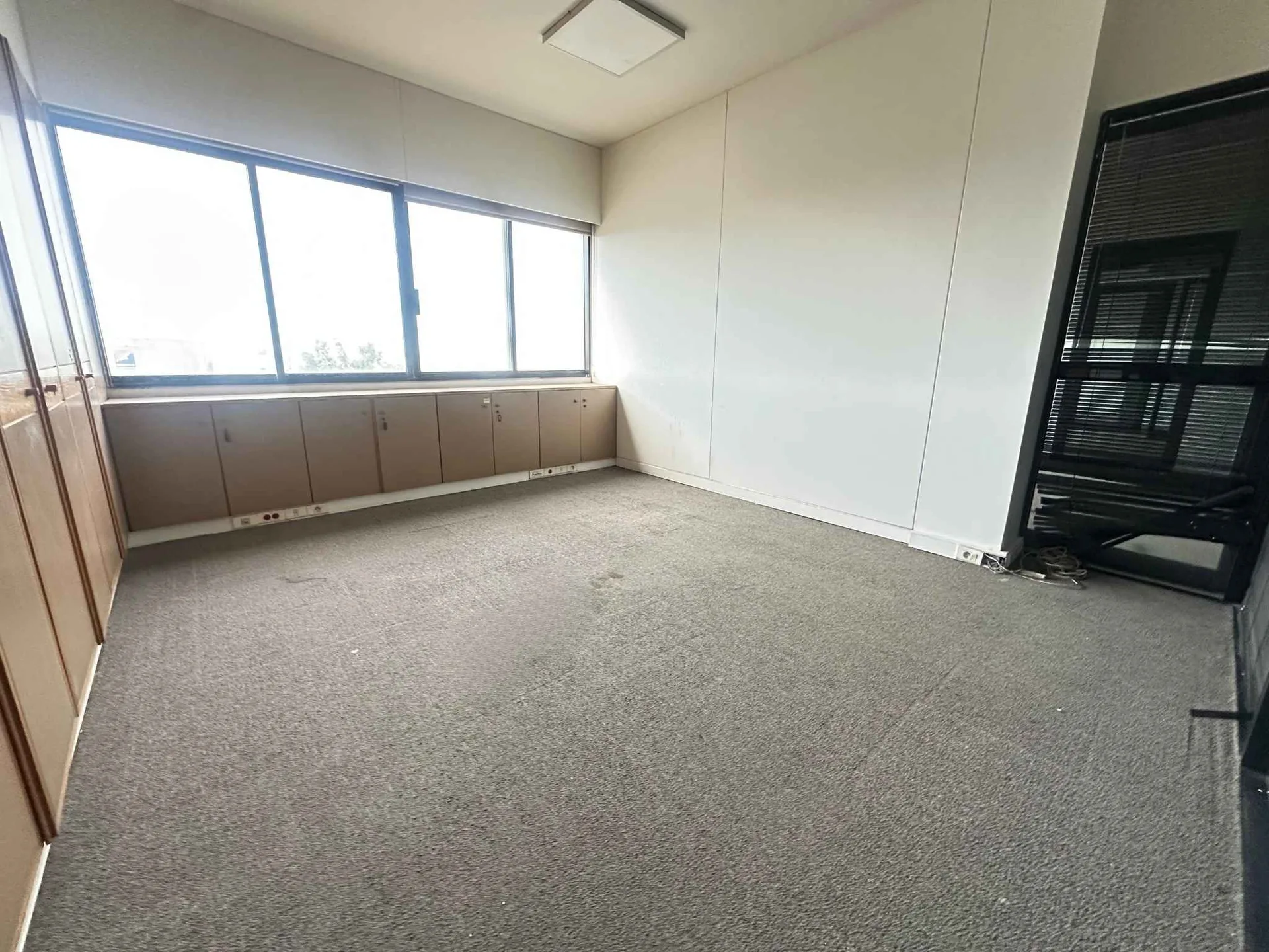 Office for rent in Daoura — الصورة 2