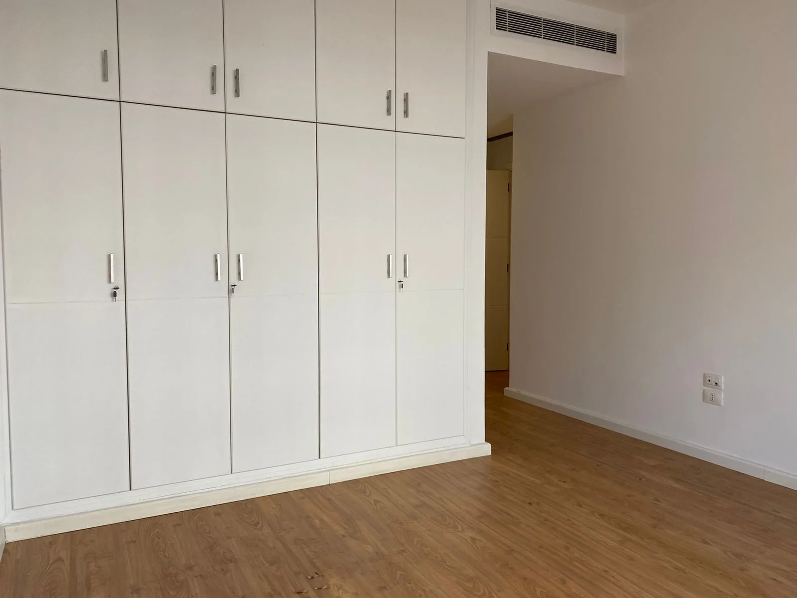 Apartment for Sale in Caree d'or, Achrafieh, Beirut, Lebanon — الصورة 7