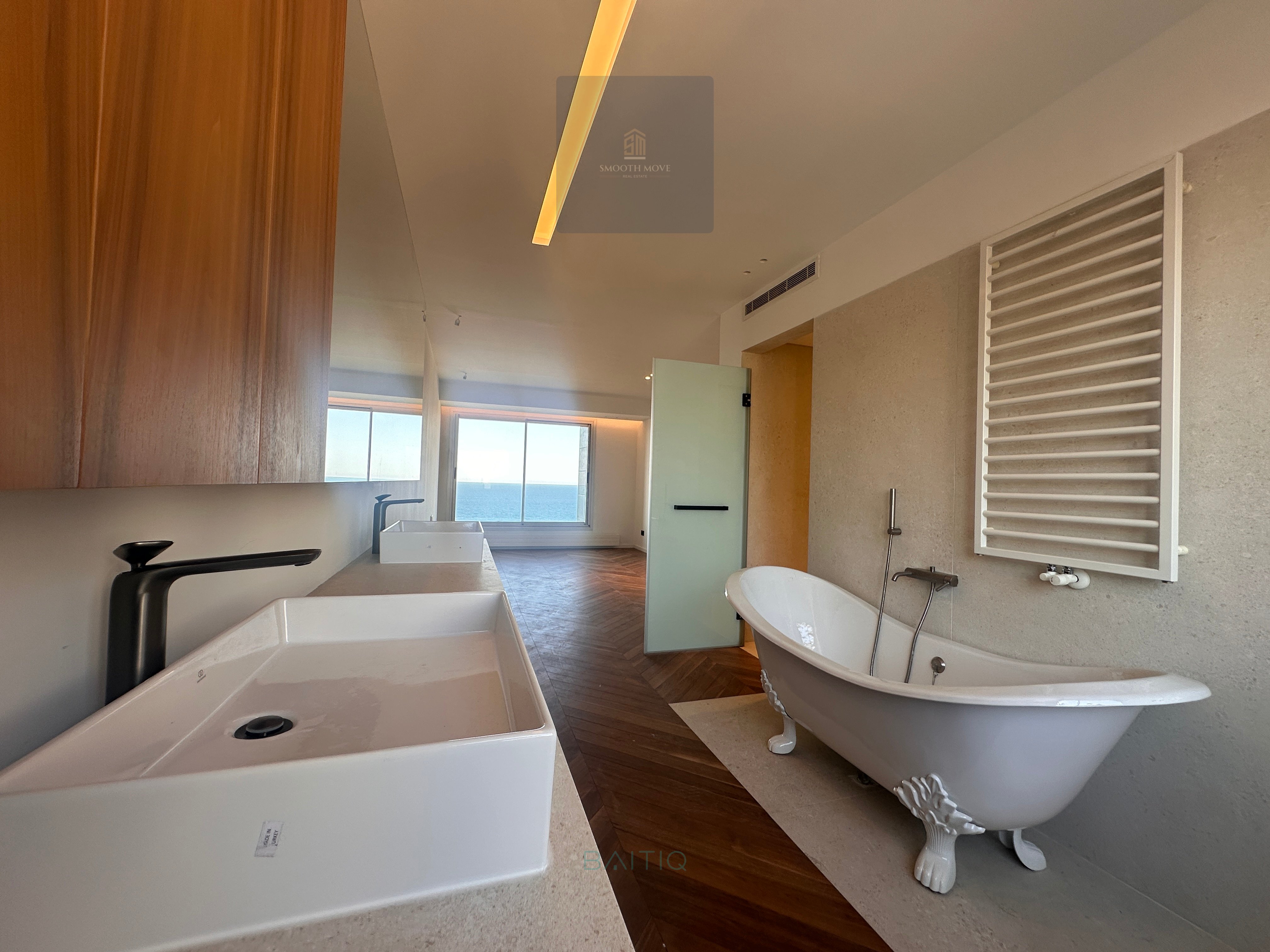Sleek Seaview Apartment for Sale in Rawche, Beirut — الصورة 6