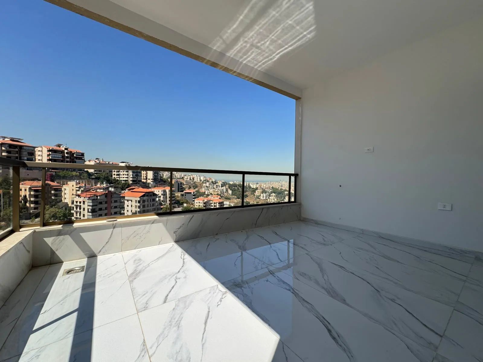 Apartment for Rent in Roumieh — الصورة 2