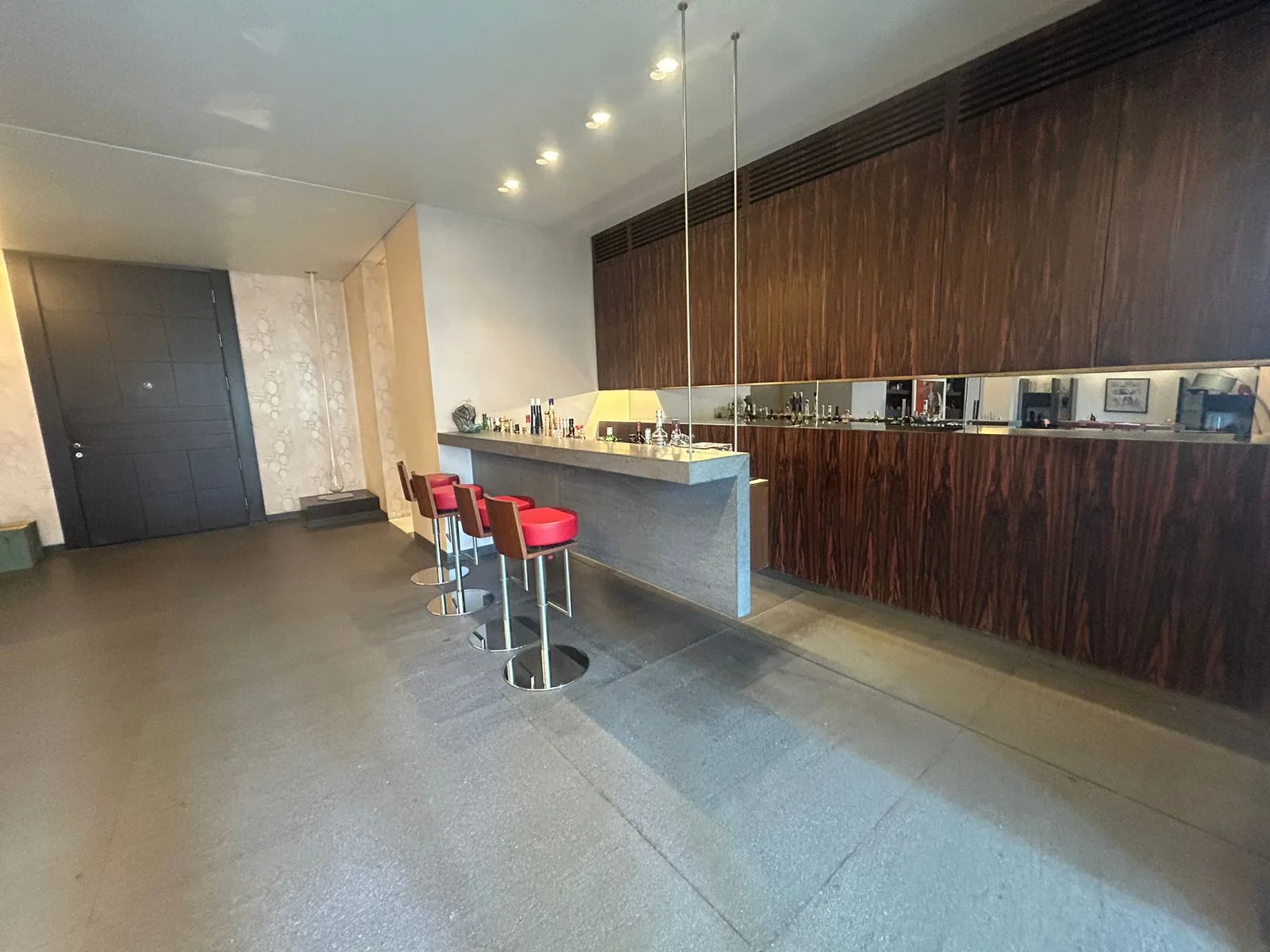 Apartment for Sale in Ain El Tineh, Beirut, Lebanon — الصورة 3