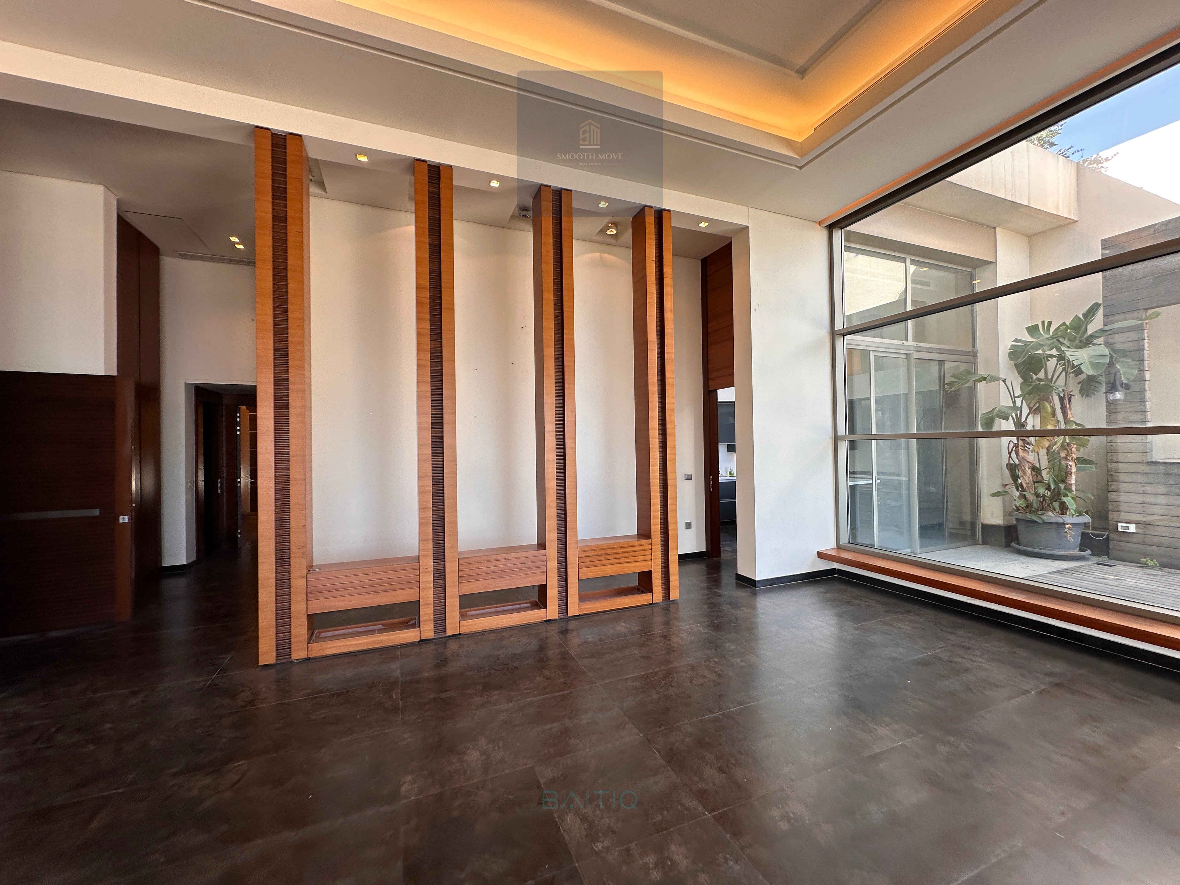 Breathtaking Loft-Style Seaview Apartment for Sale in Hamra, Beirut — الصورة 9