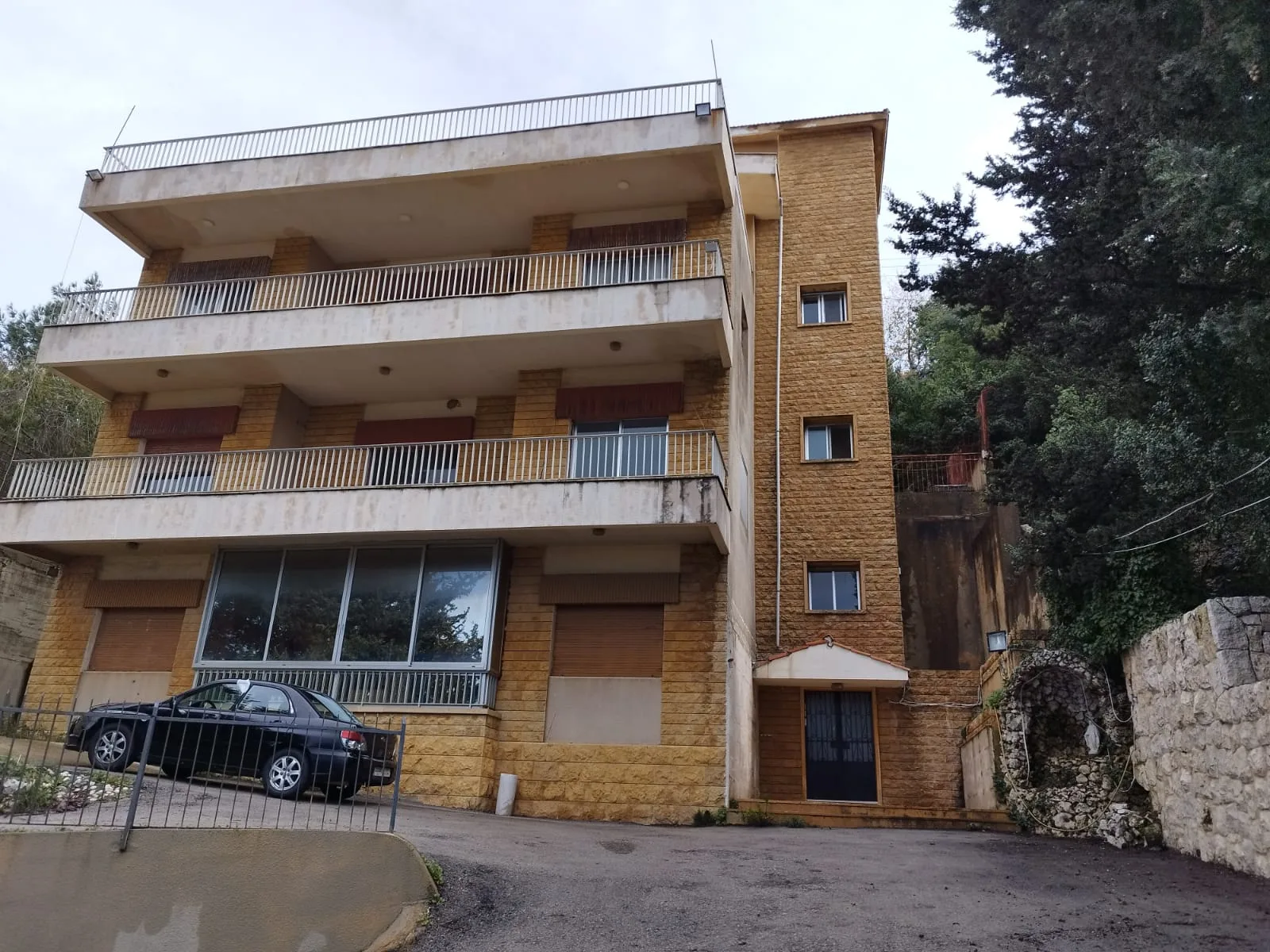 Villa for Sale in Kfour, Lebanon — الصورة 4