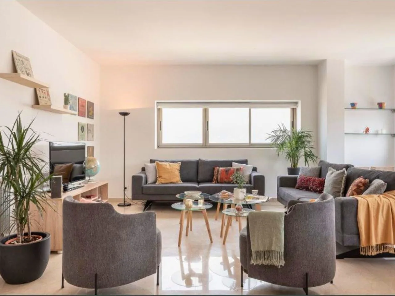 Apartment for Sale in Mar Mikhael, Beirut, Lebanon — الصورة 3