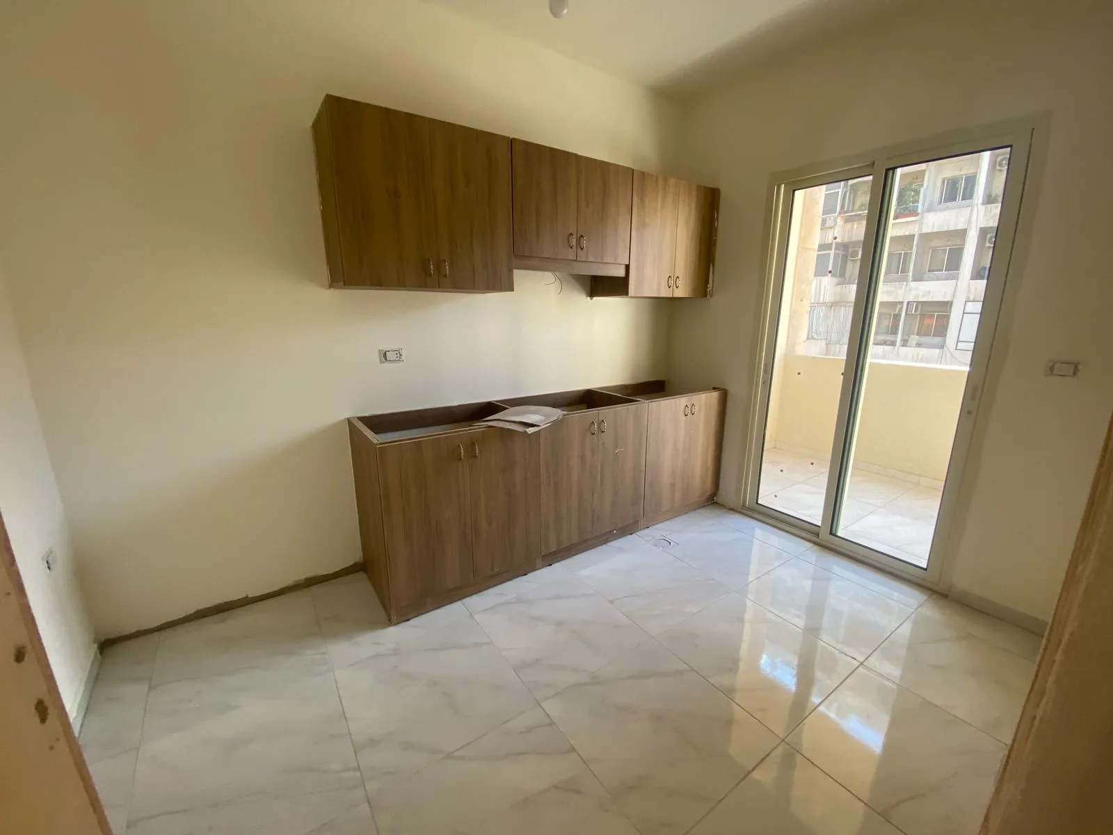 Apartment for Sale in Baouchriyeh, Lebanon — الصورة 4
