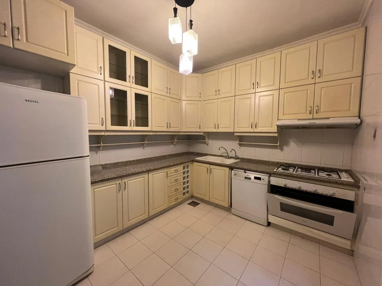 Apartment for Rent in Kfar Yassine — الصورة 8