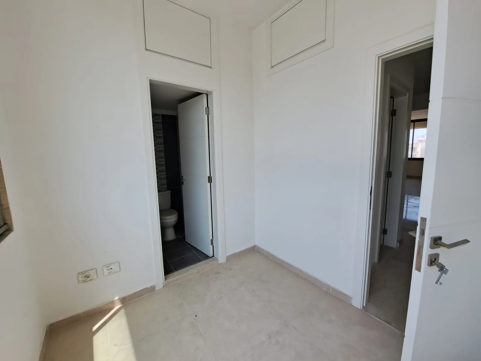 Apartment for Sale in Jdeideh, Lebanon — الصورة 5