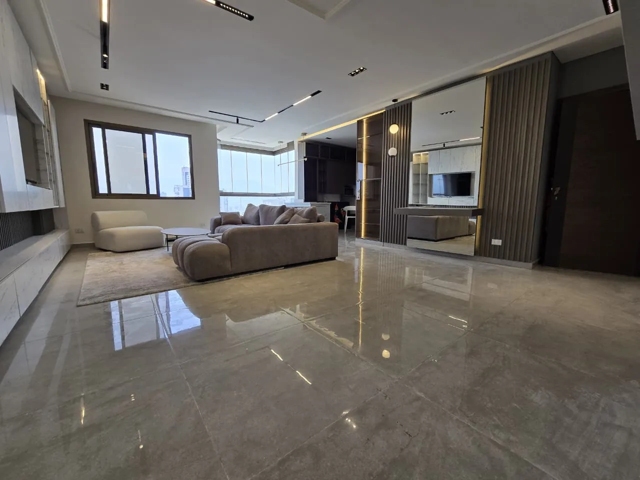 Apartment for Sale in Hotel Dieu, Beirut, Lebanon — الصورة 6