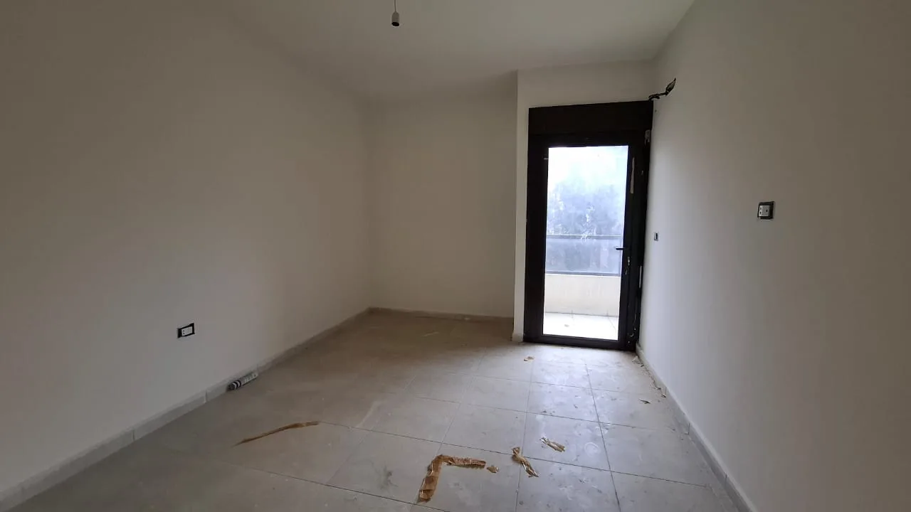 Apartment for Sale in Aamchit, Lebanon — الصورة 5