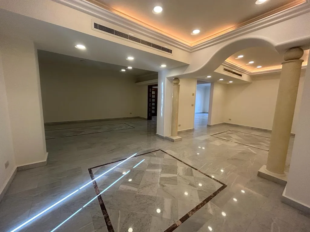 Apartment for Rent in Zokak el Blat, Beirut — الصورة 2