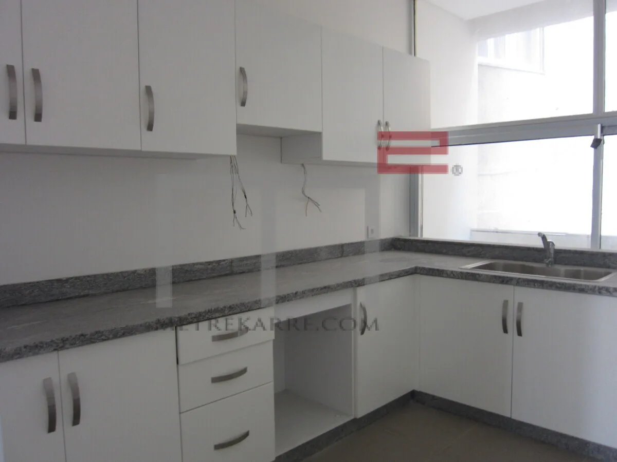 Apartment for Sale in Mar Mikhael — الصورة 5