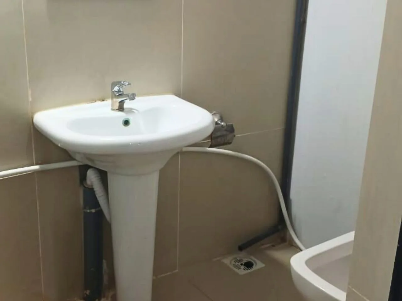 Warehouse for sale in Dbayeh — الصورة 5