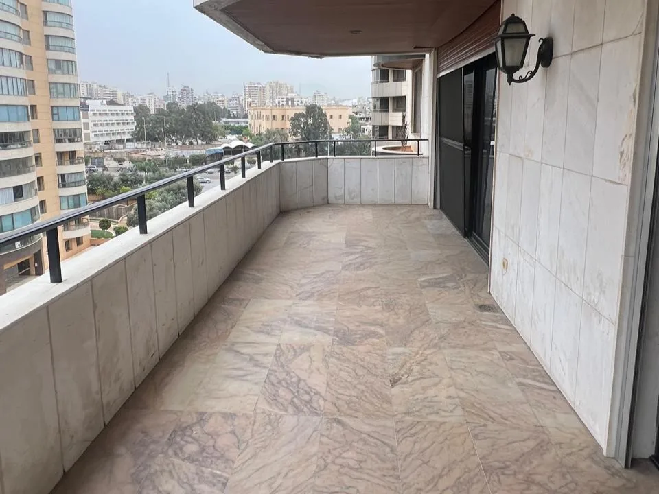 Duplex for Sale in Ramlet El Bayda, Beirut, Lebanon — الصورة 5