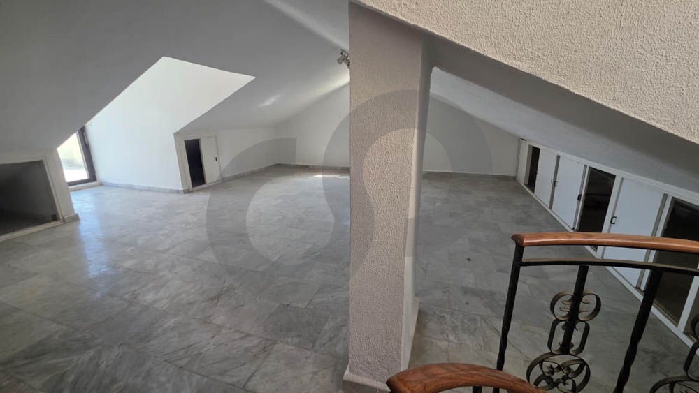 Spacious Apartment 400 sqm with Attic/SALE/mtayleb,metn — الصورة 2