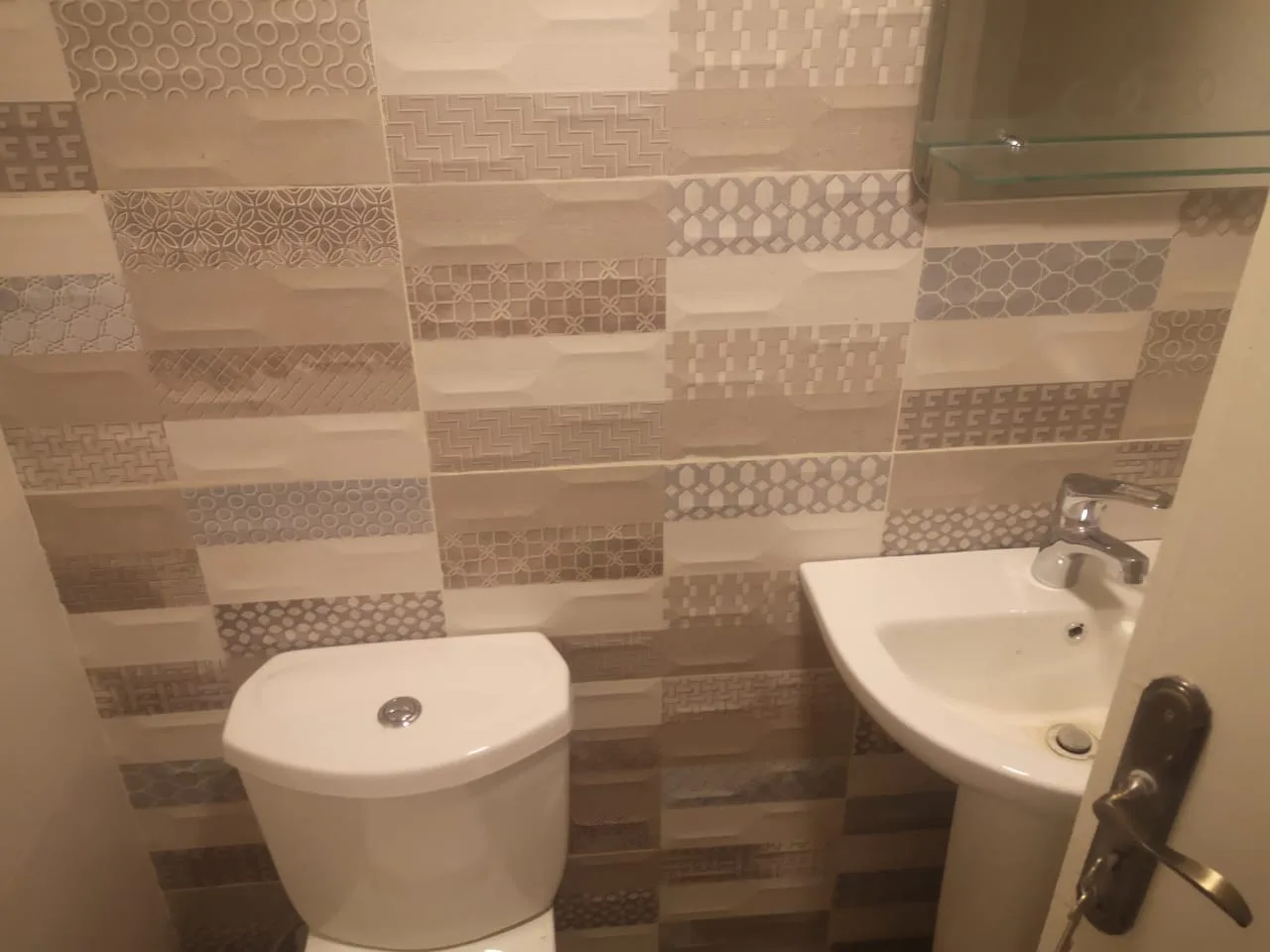 Apartment for Sale in Baouchriyeh, Lebanon — الصورة 7