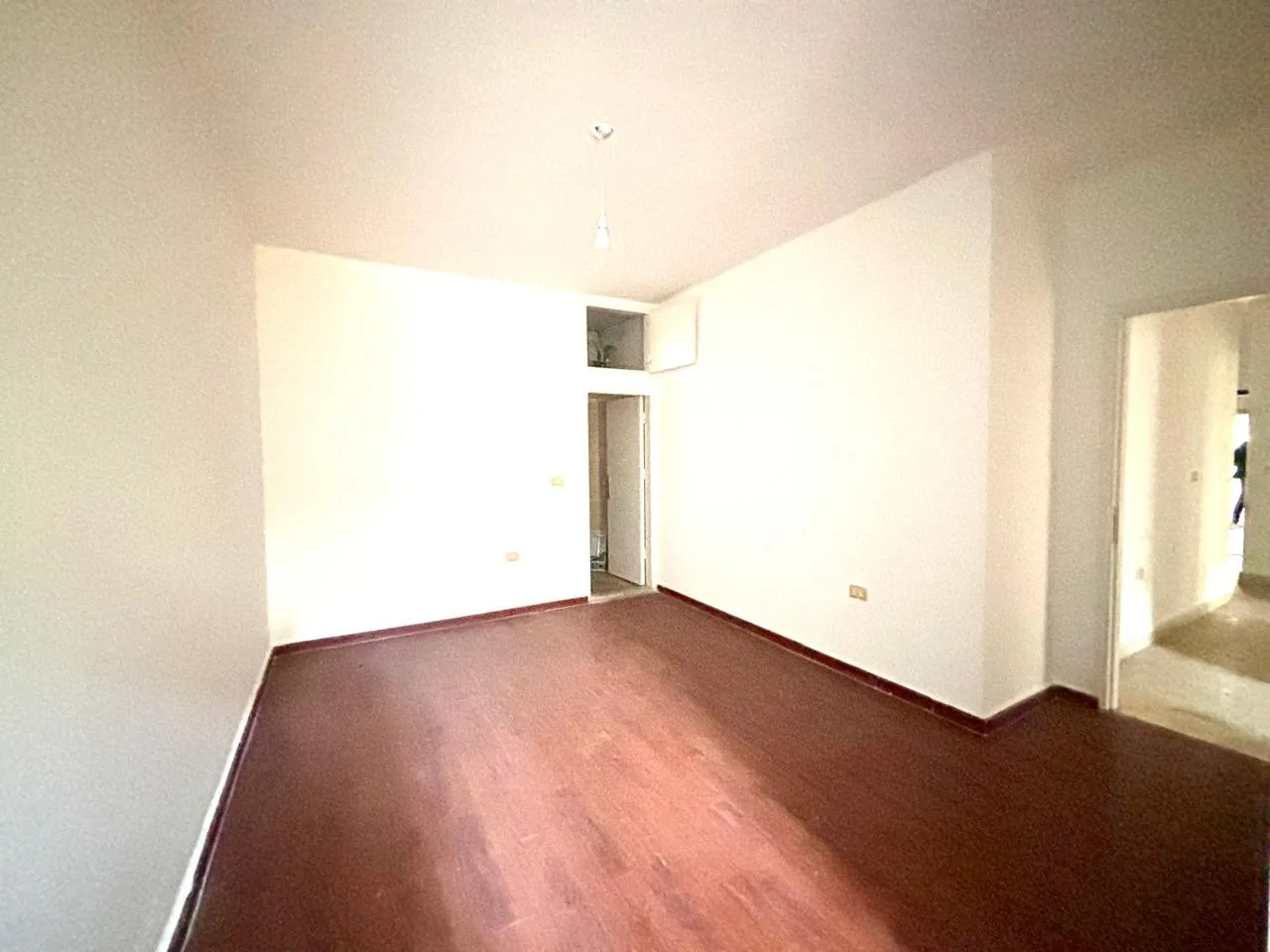 Apartment for Sale in Forn El Chebbak, Lebanon — الصورة 7