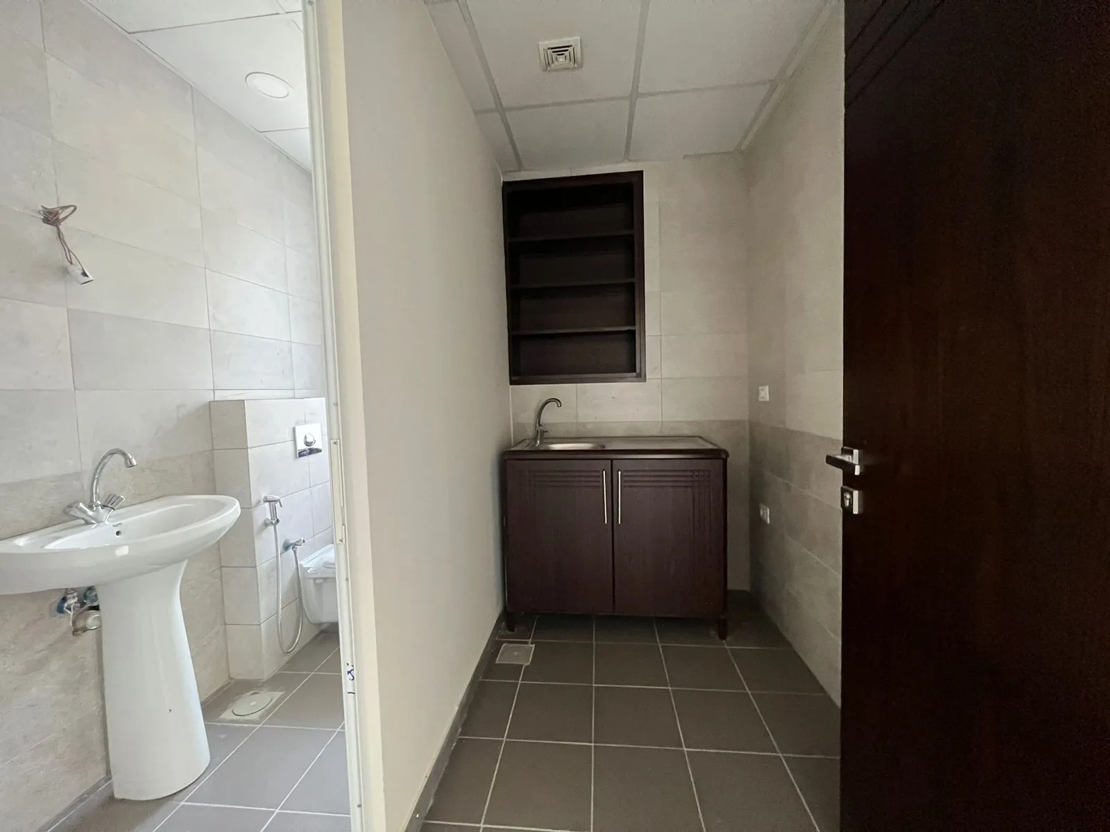 Office for rent in Adliyeh — الصورة 3