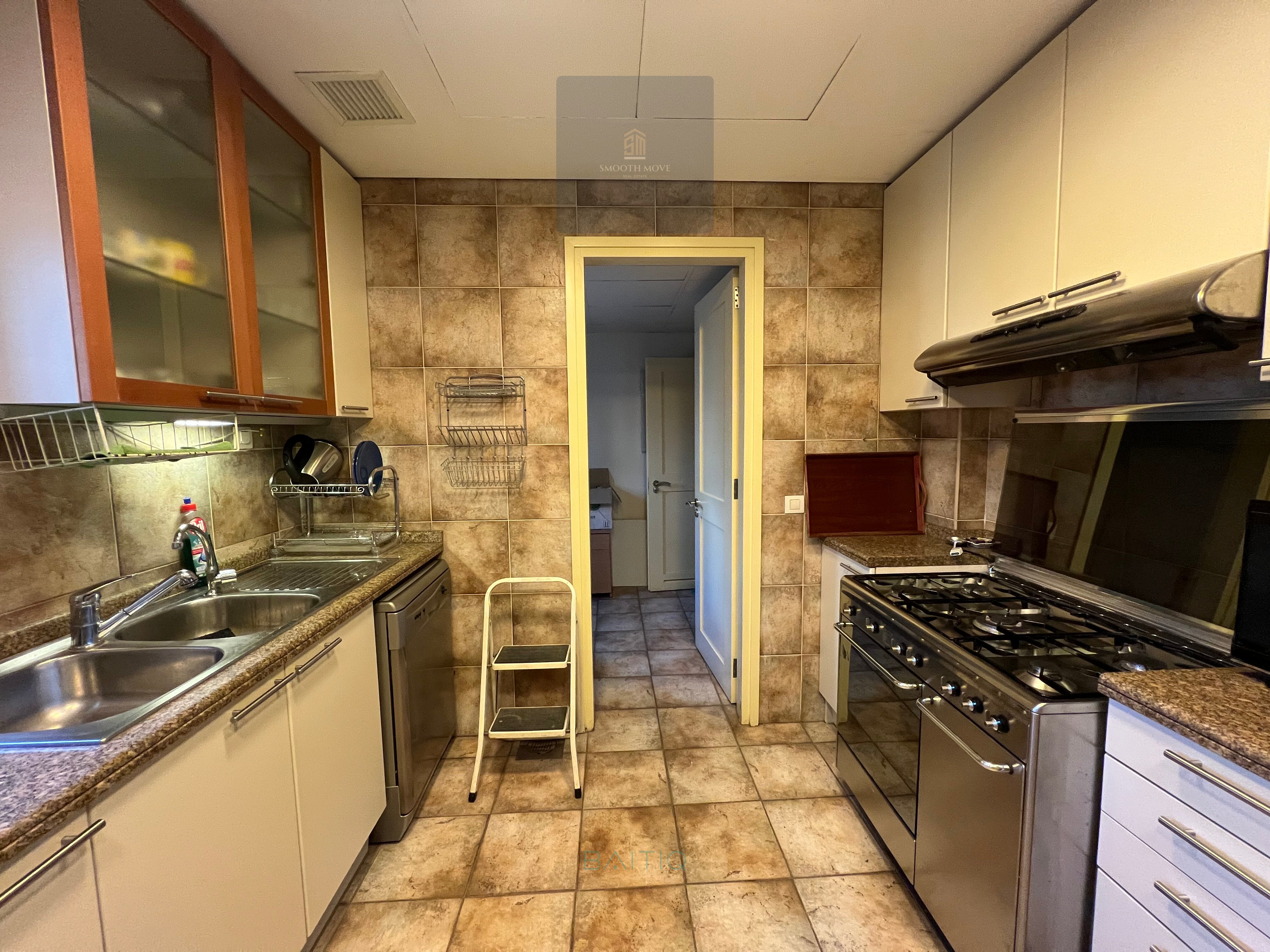 Spacious Classical Three Bedroom Apartment for sale in Saifi Village — الصورة 17