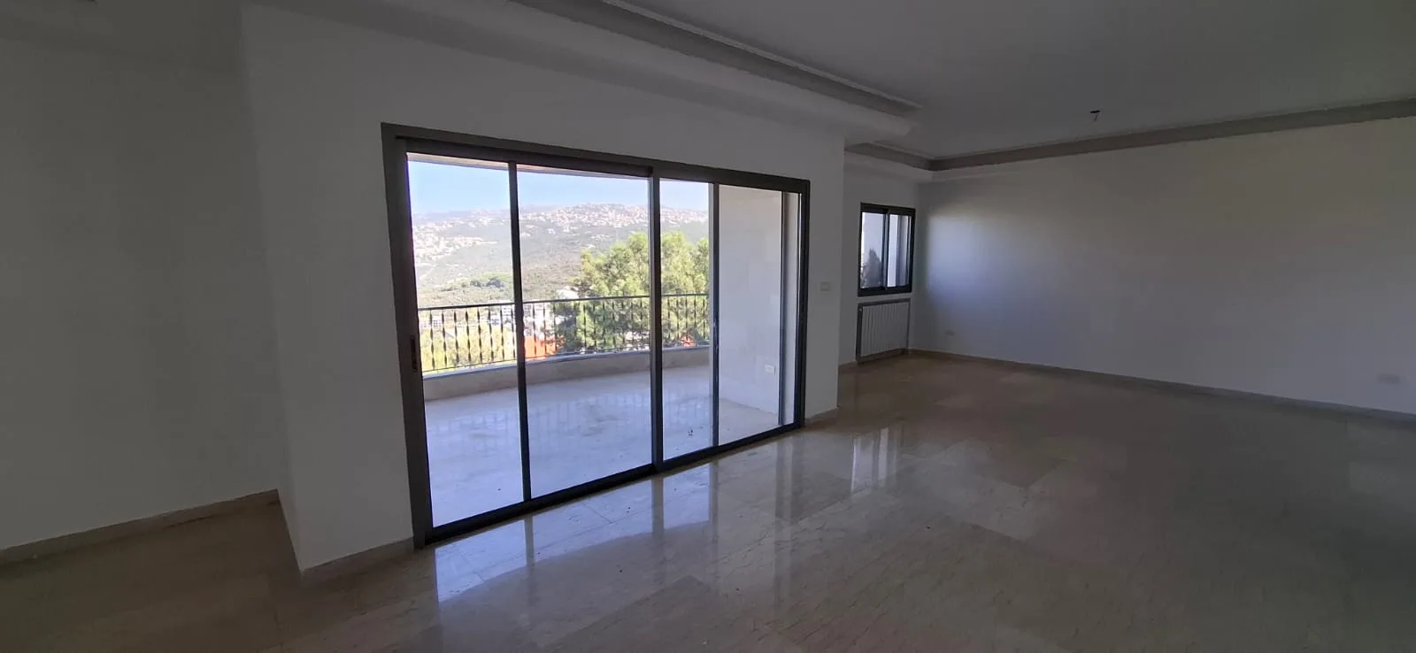 Apartment for Sale in Qornet El Hamra, Lebanon — الصورة 2
