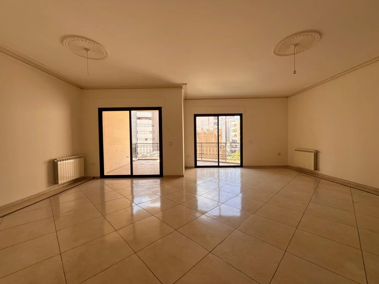 Apartment for Sale in Sioufi — الصورة 7
