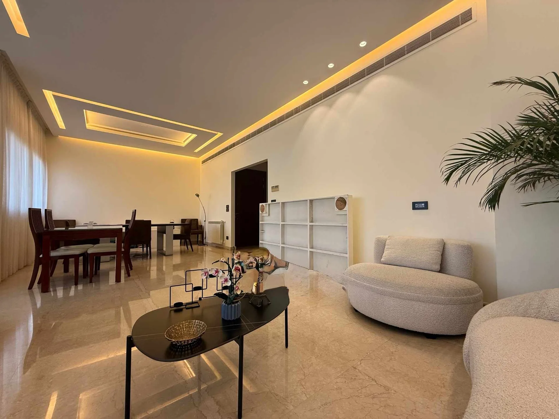 Apartment for Sale in Sodeco, Beirut, Lebanon — الصورة 3