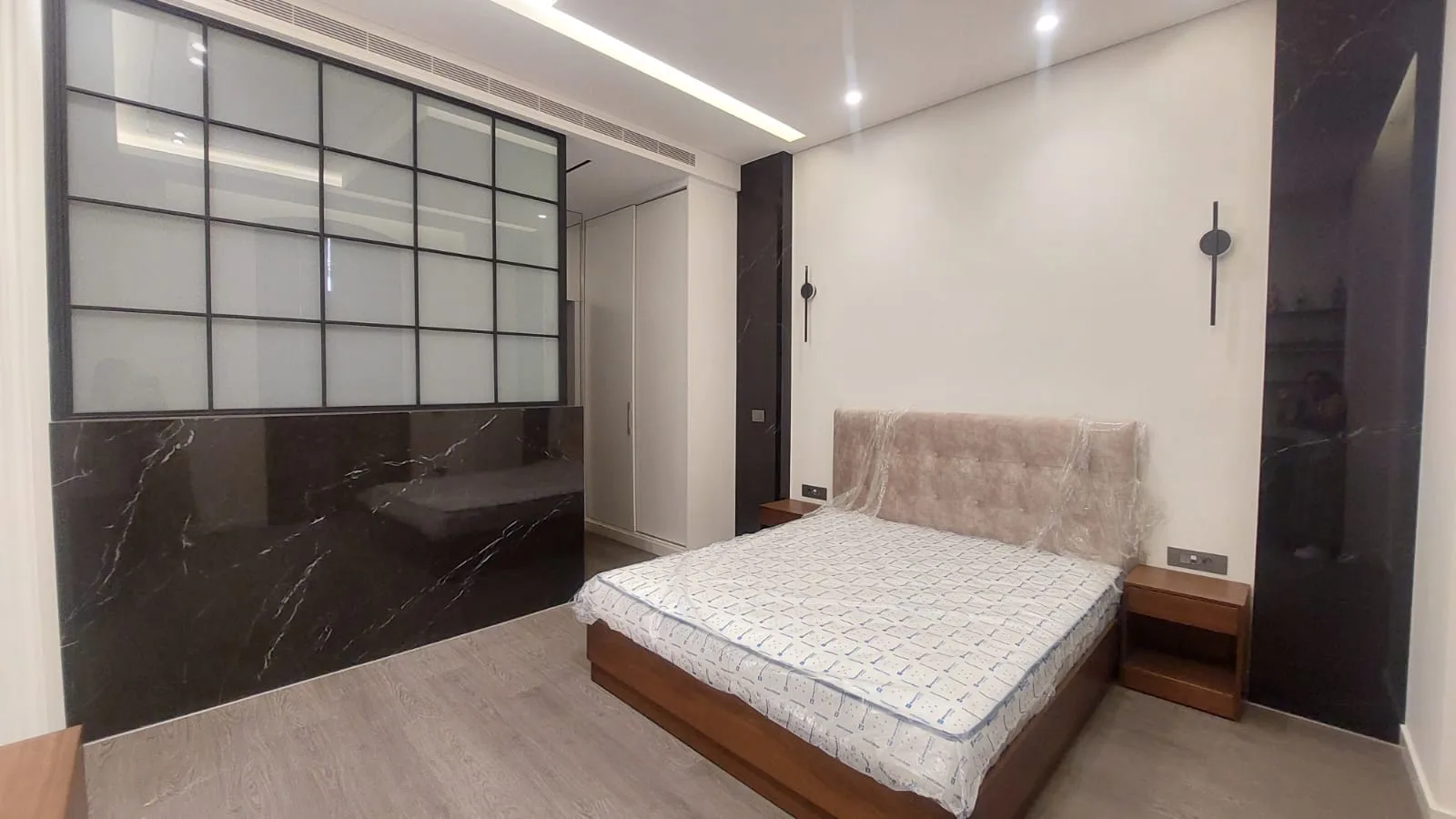 Office for sale in Downtown — الصورة 4